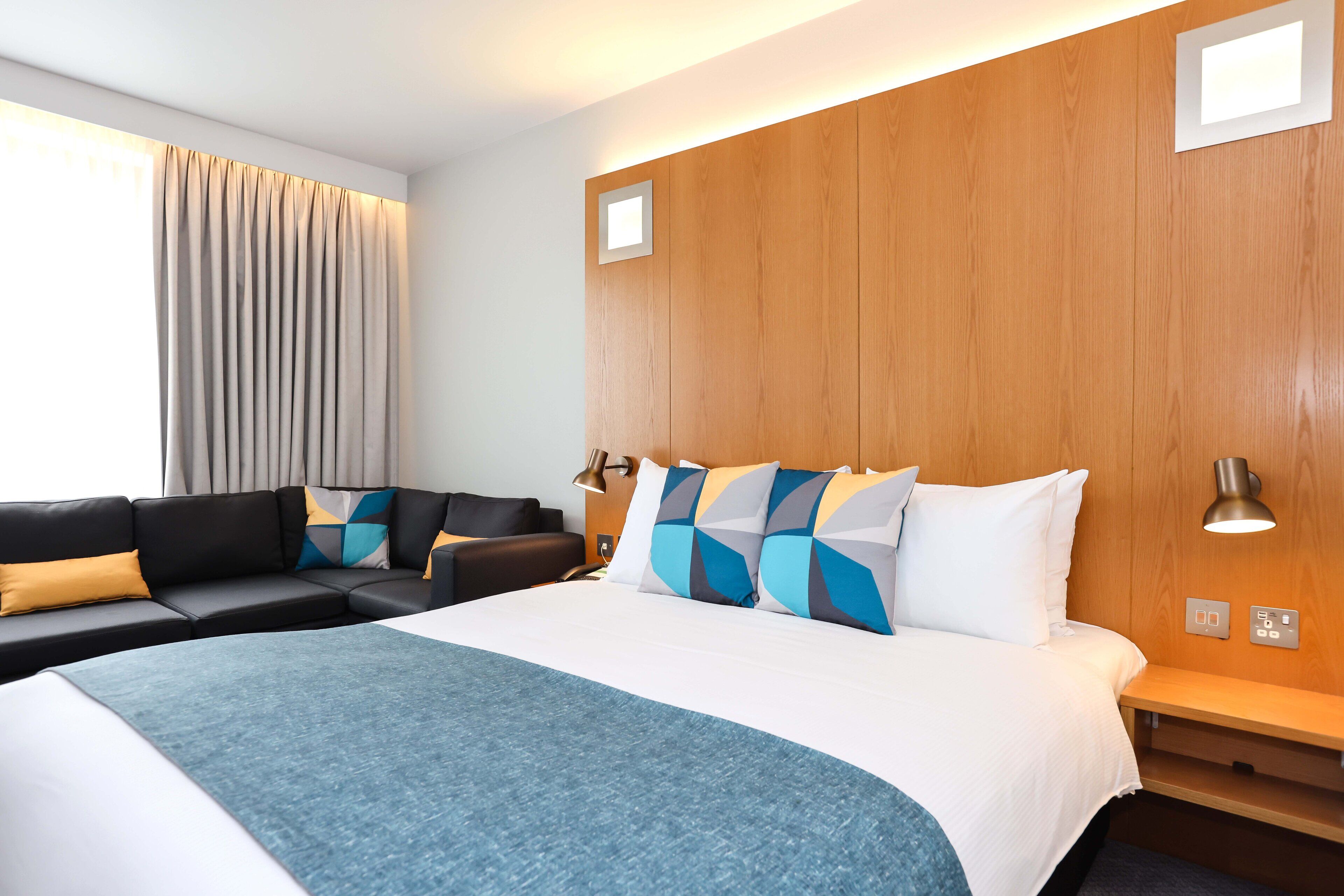 Holiday Inn Bournemouth Holiday Inn Bournemouth