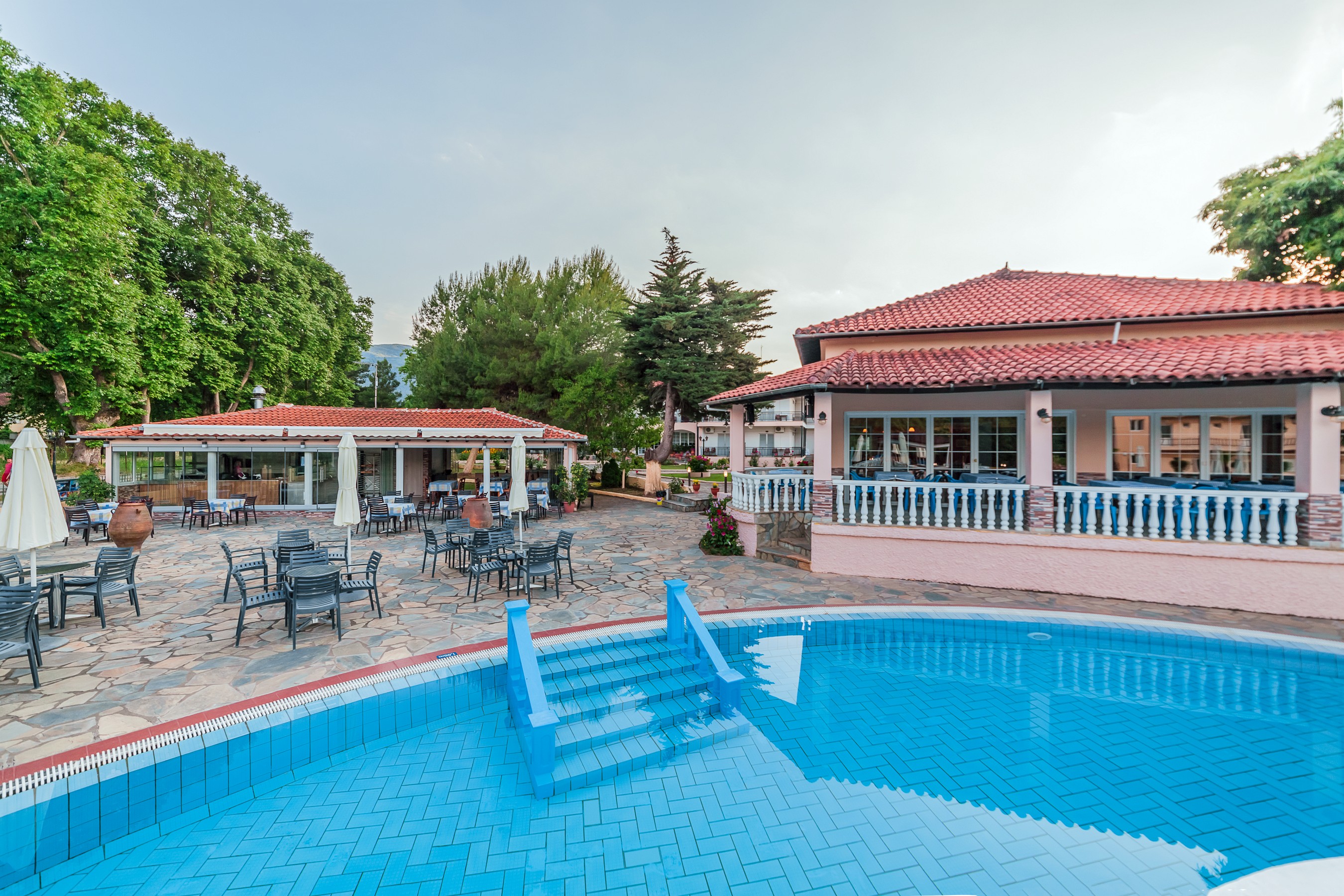 Sintrivanis Beach Hotel