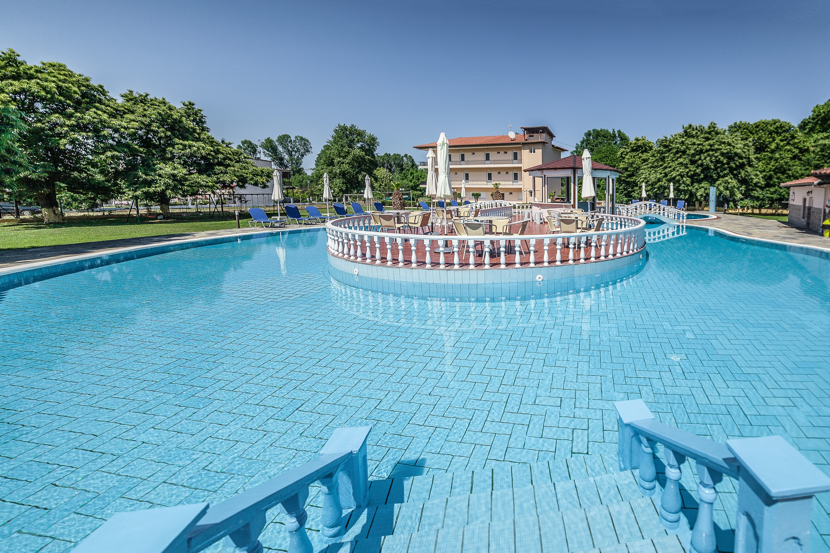 Sintrivanis Beach Hotel