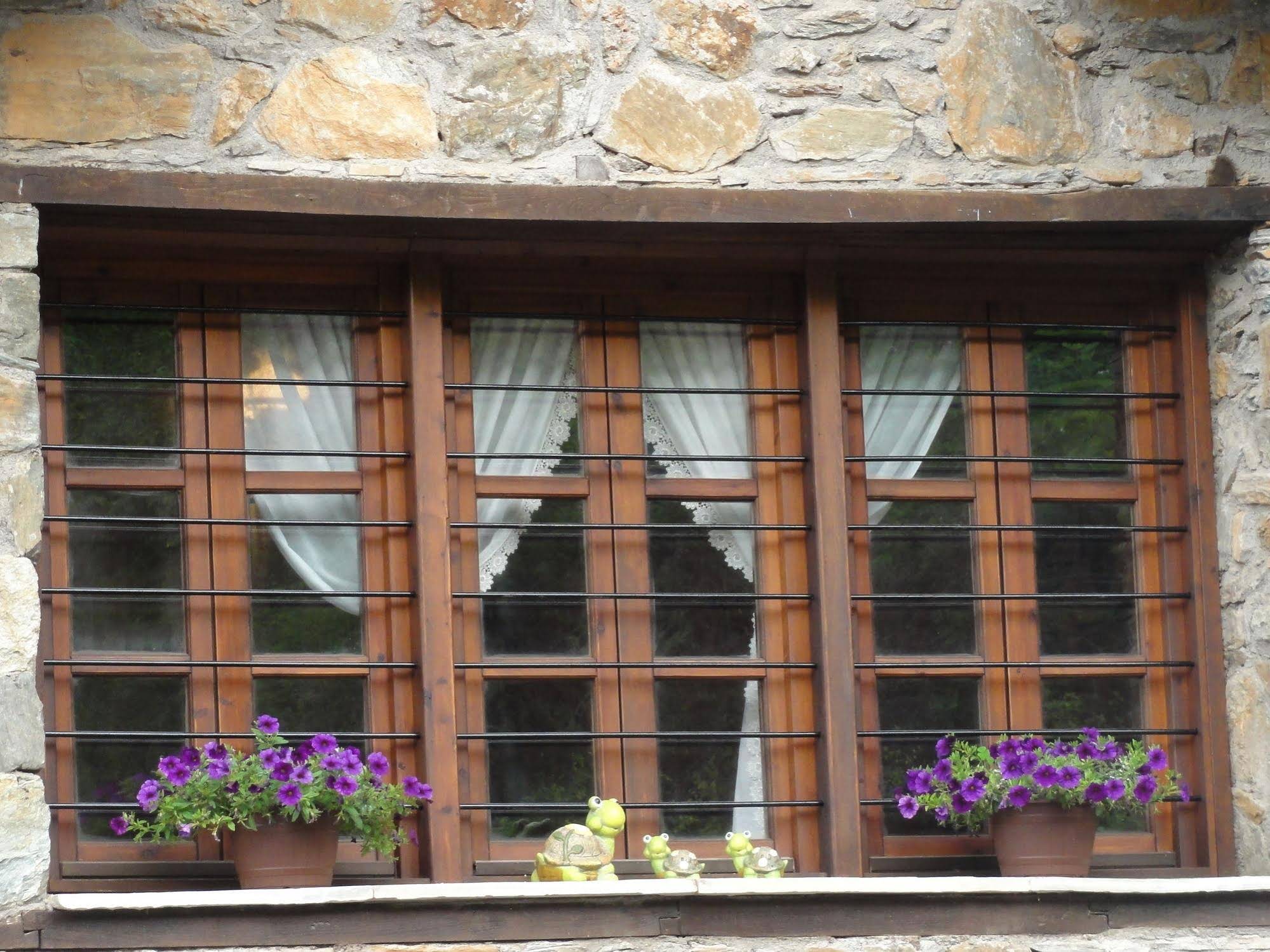 Sintrivanis Mountain Hostel Sintrivanis Mountain Hostel