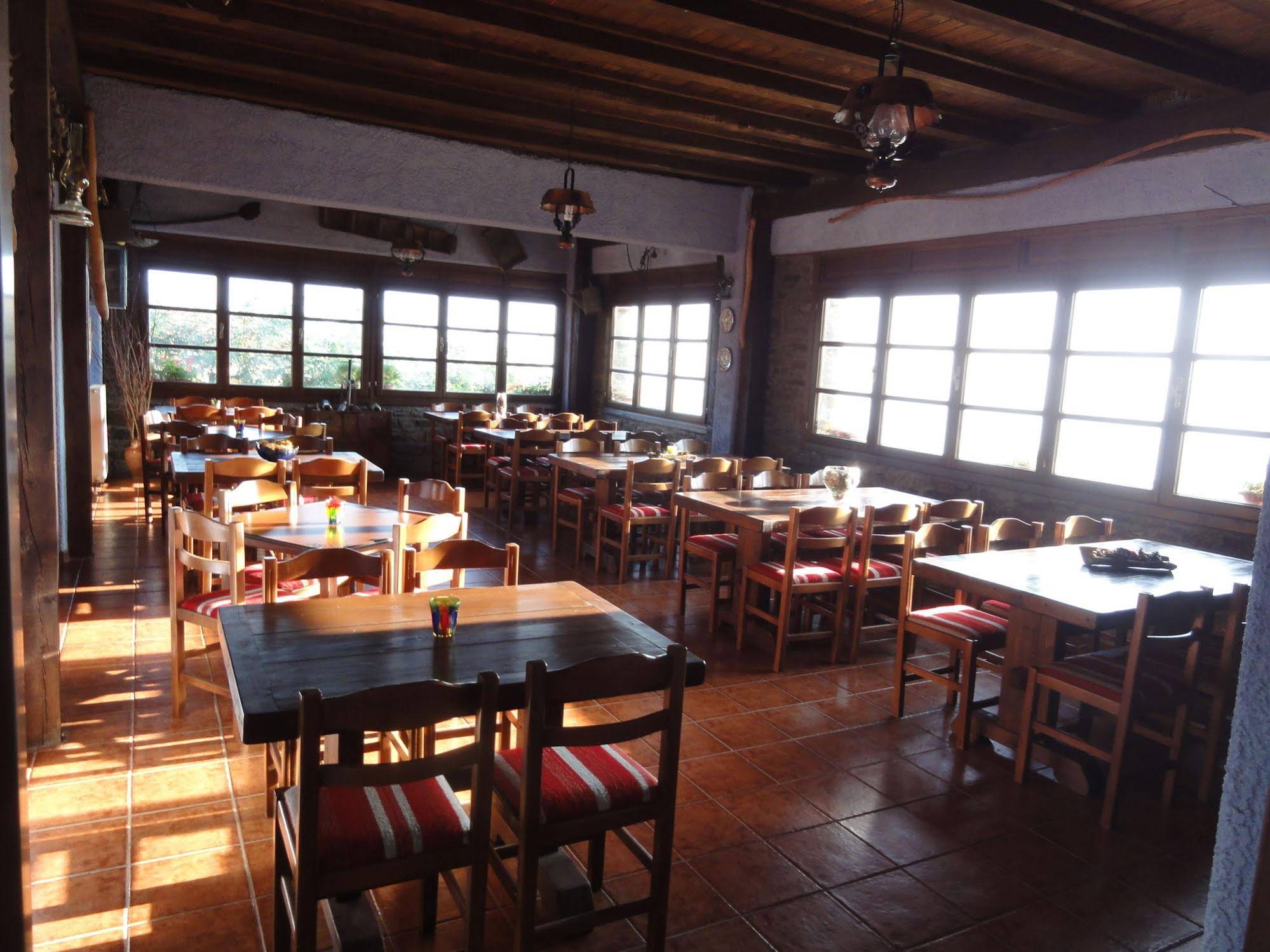 Sintrivanis Mountain Hostel Sintrivanis Mountain Hostel