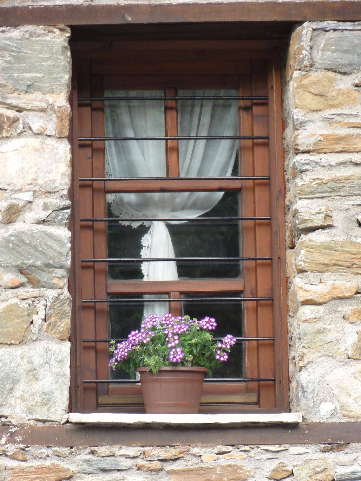 Sintrivanis Mountain Hostel Sintrivanis Mountain Hostel