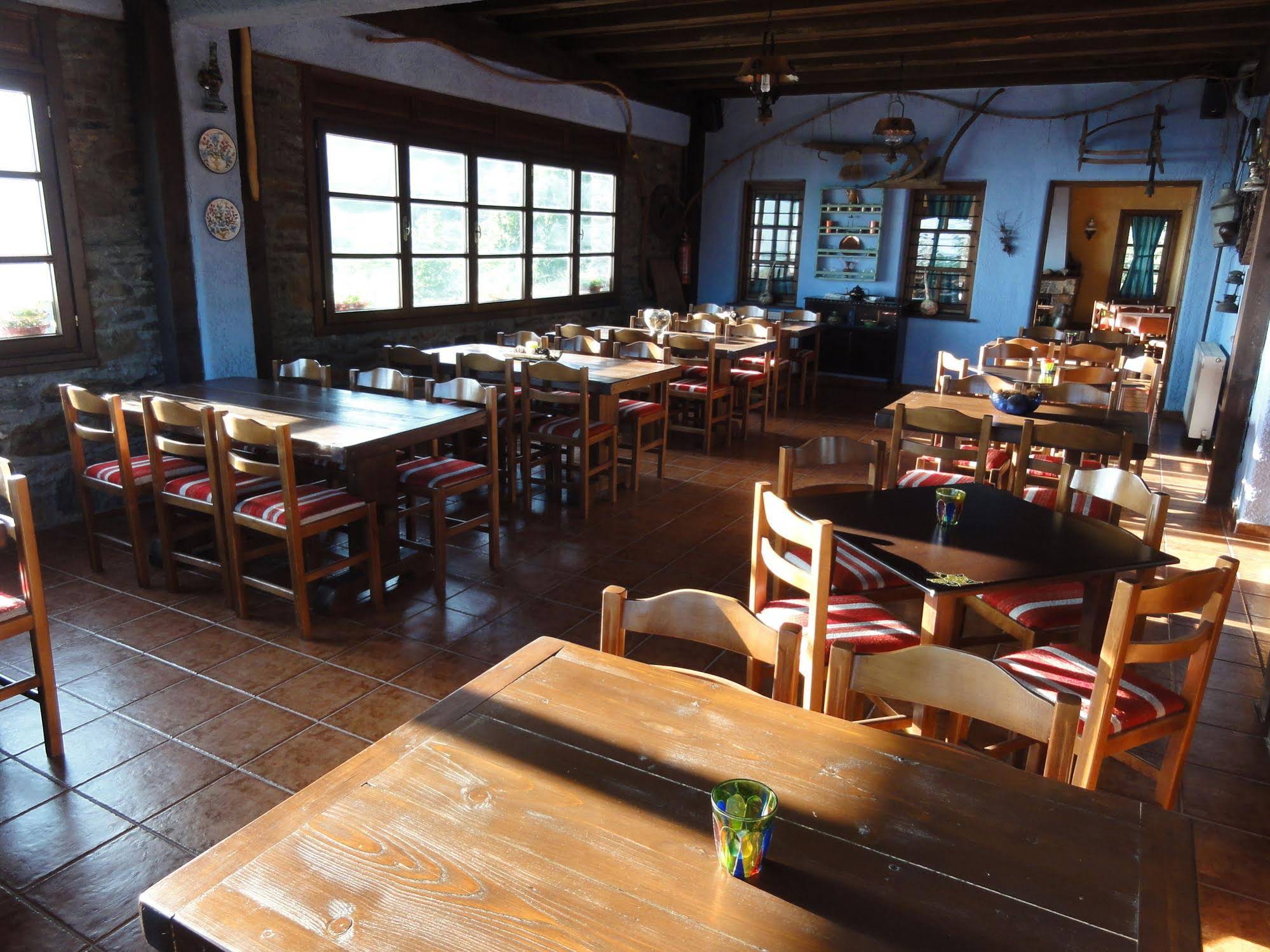 Sintrivanis Mountain Hostel Sintrivanis Mountain Hostel