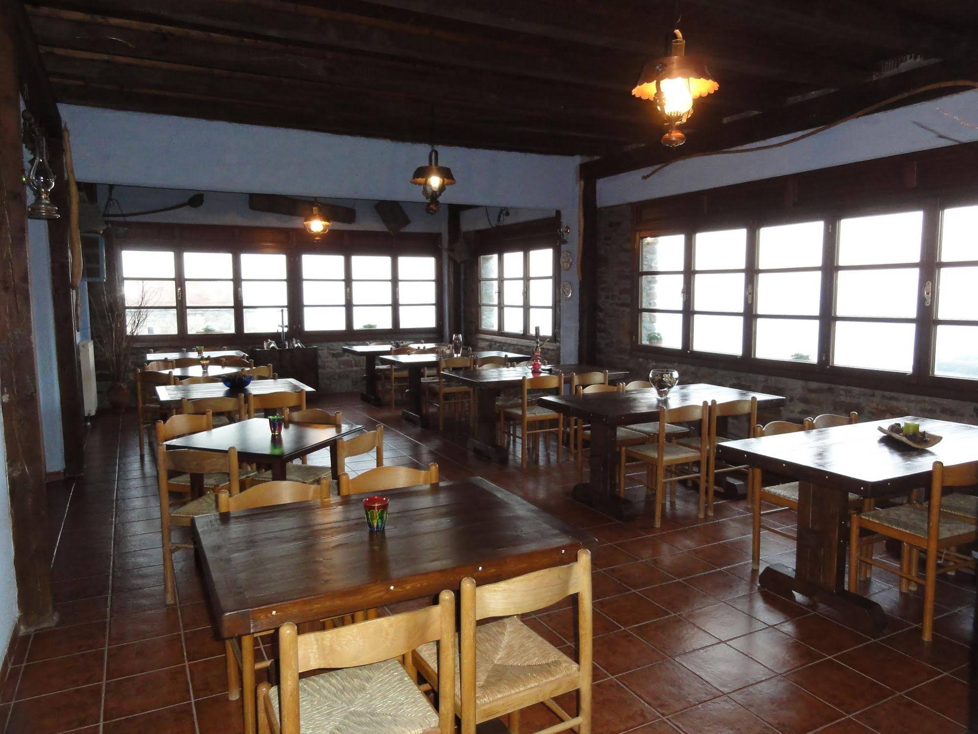 Sintrivanis Mountain Hostel Sintrivanis Mountain Hostel