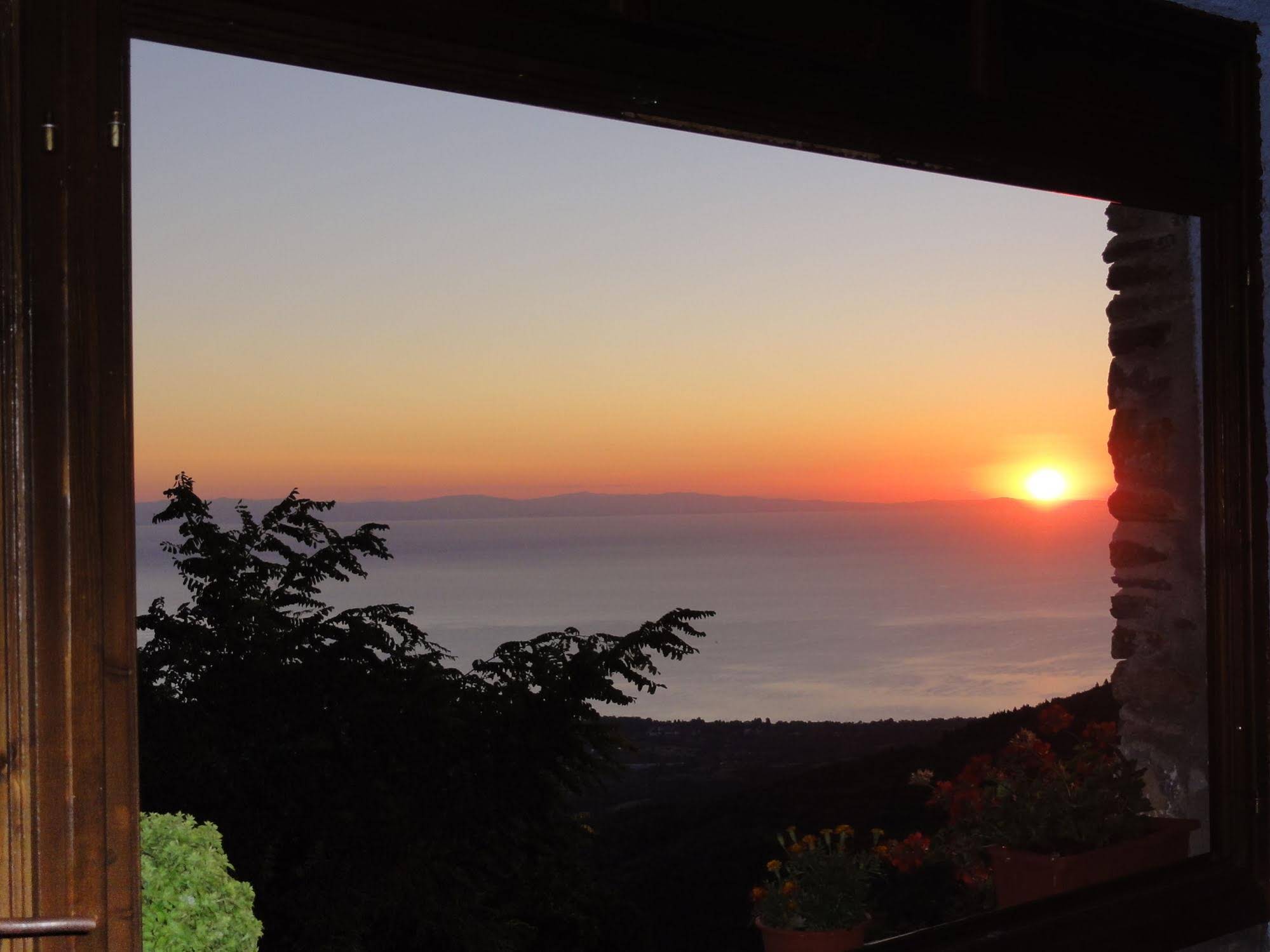 Sintrivanis Mountain Hostel Sintrivanis Mountain Hostel