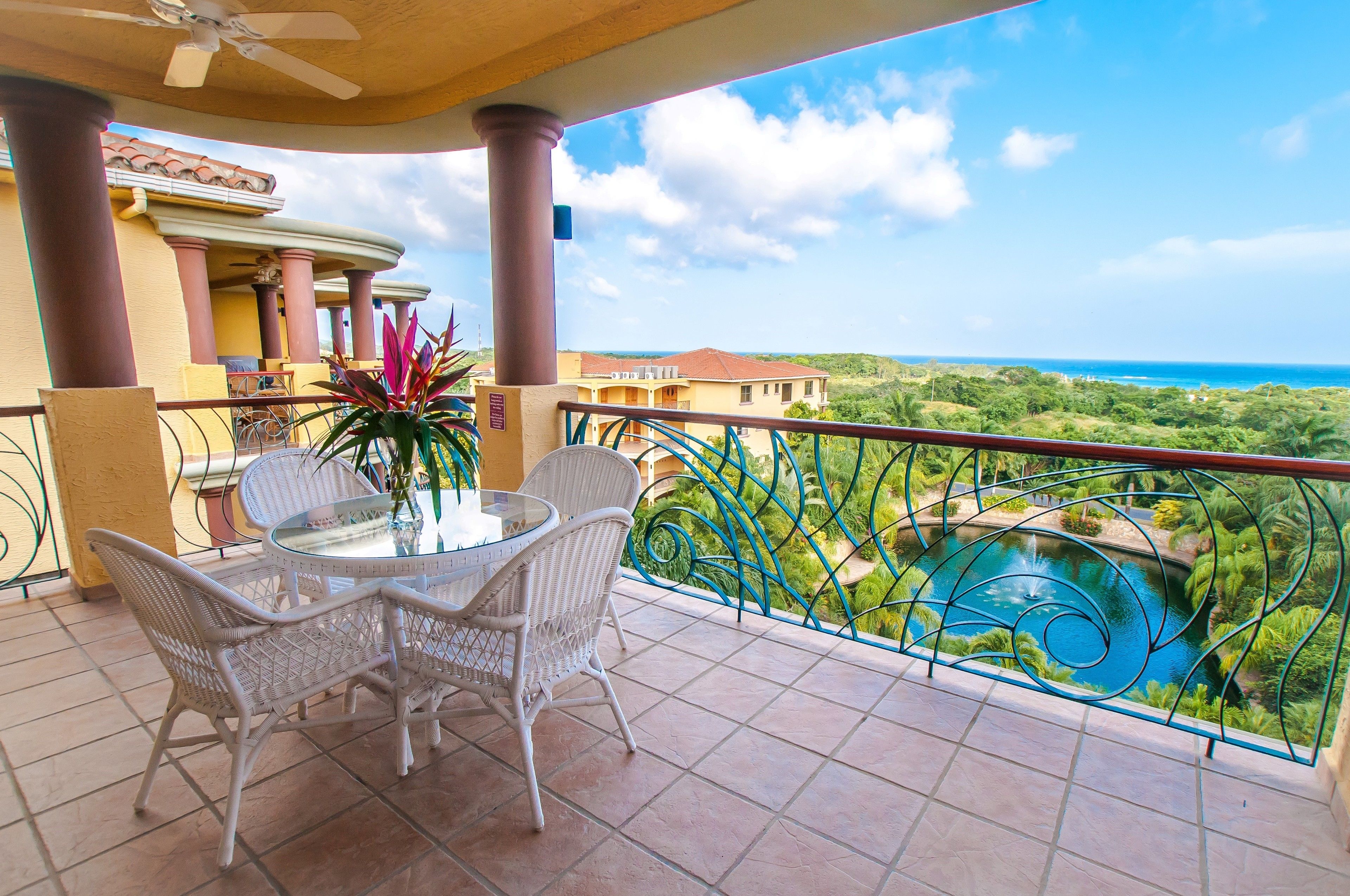 Clarion Suites Roatan at Pineapple Villas Clarion Suites Roatan at Pineapple Villas