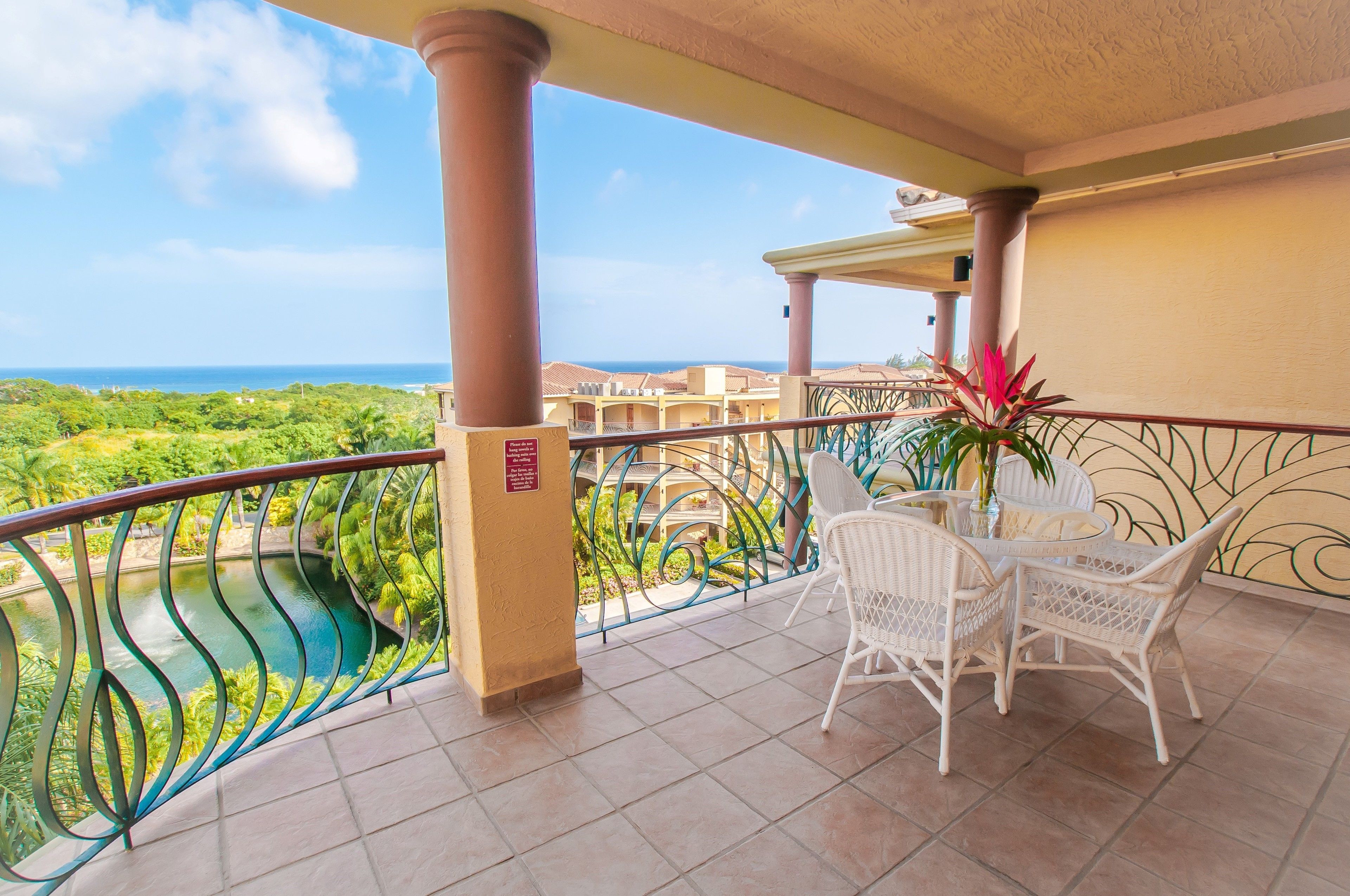 Clarion Suites Roatan at Pineapple Villas Clarion Suites Roatan at Pineapple Villas