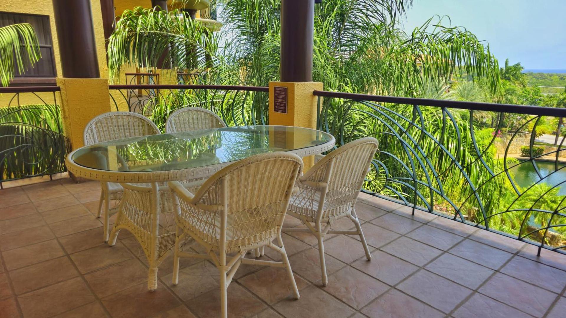 Clarion Suites Roatan at Pineapple Villas Clarion Suites Roatan at Pineapple Villas