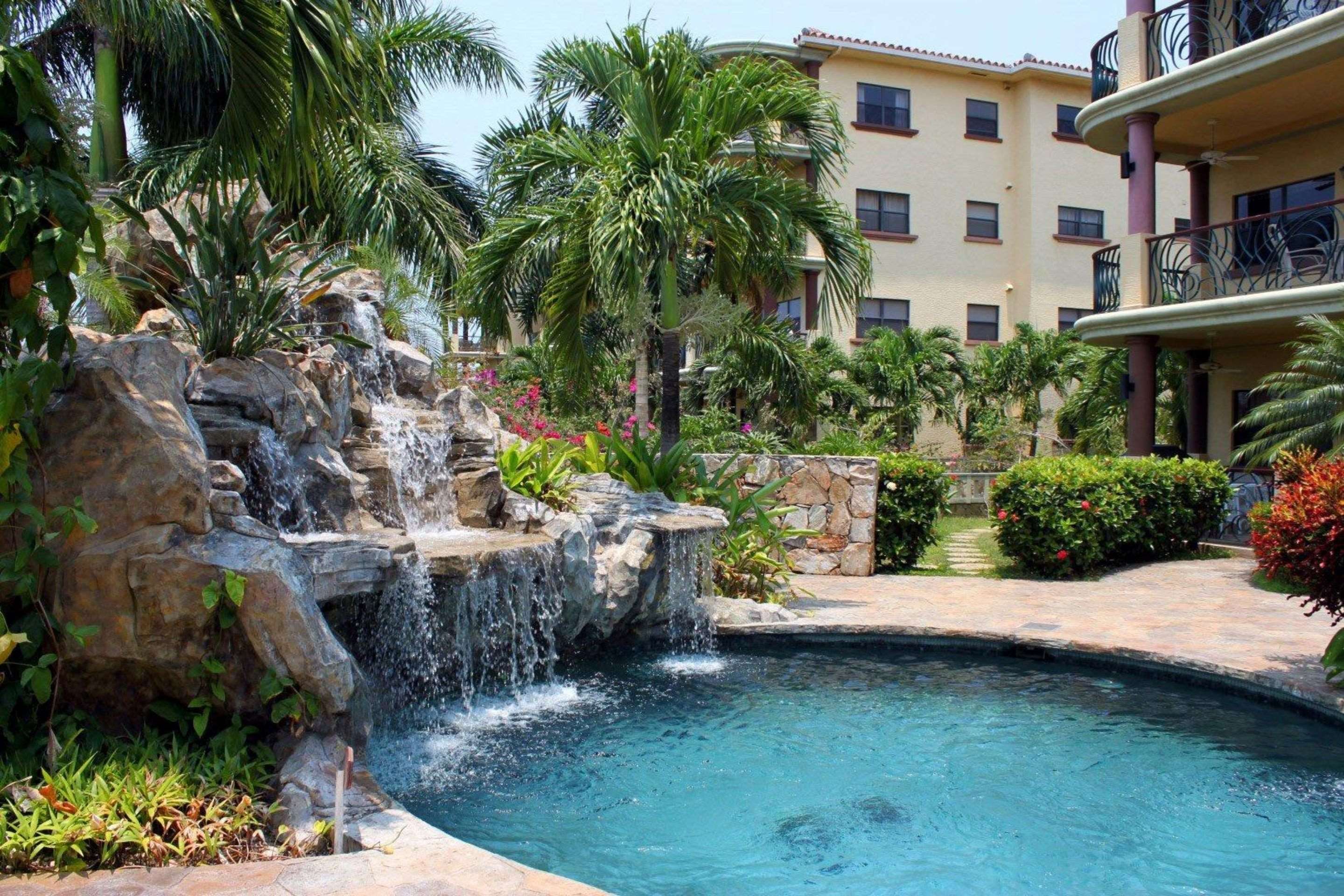 Clarion Suites Roatan at Pineapple Villas Clarion Suites Roatan at Pineapple Villas