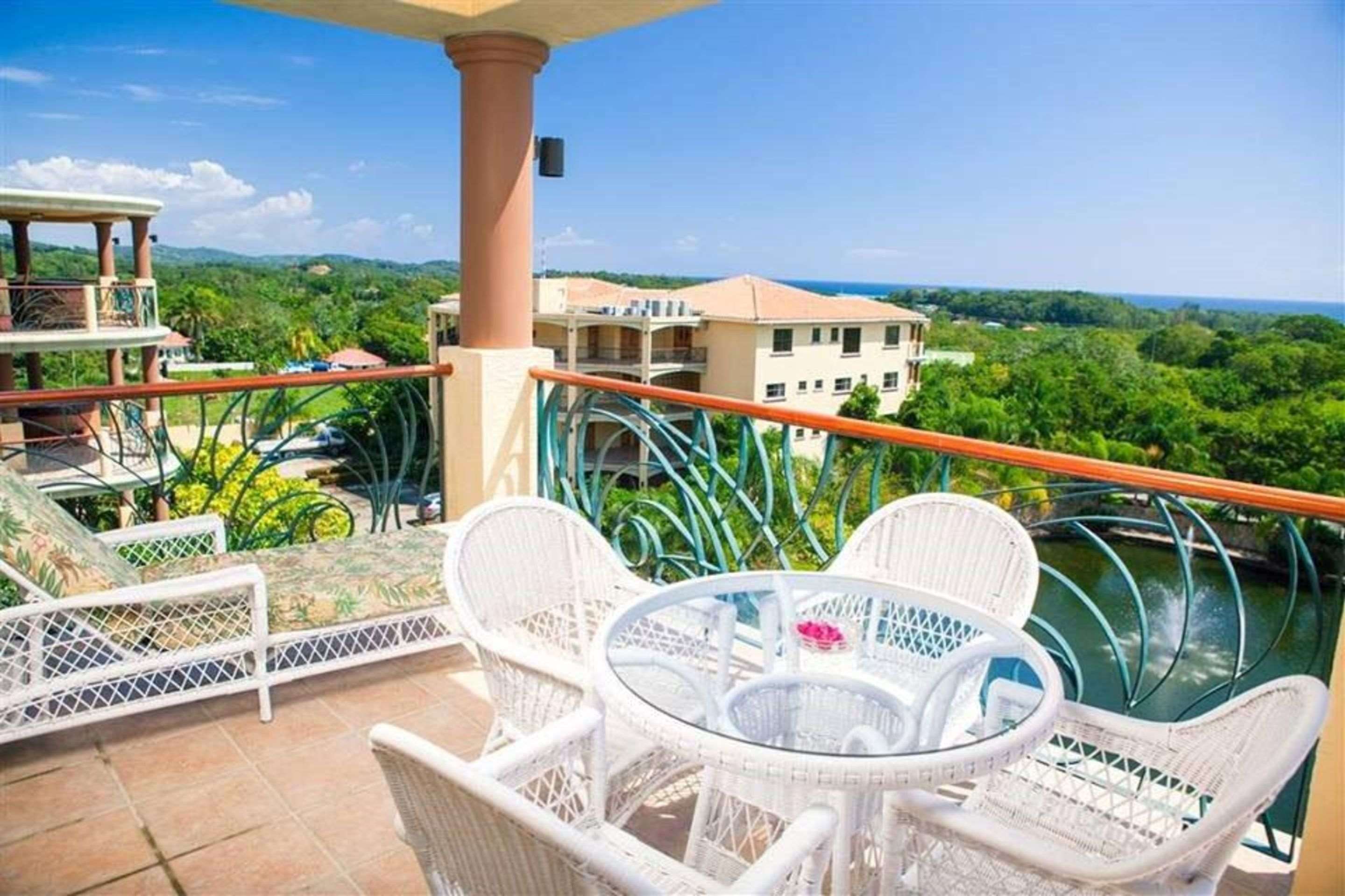 Clarion Suites Roatan at Pineapple Villas Clarion Suites Roatan at Pineapple Villas