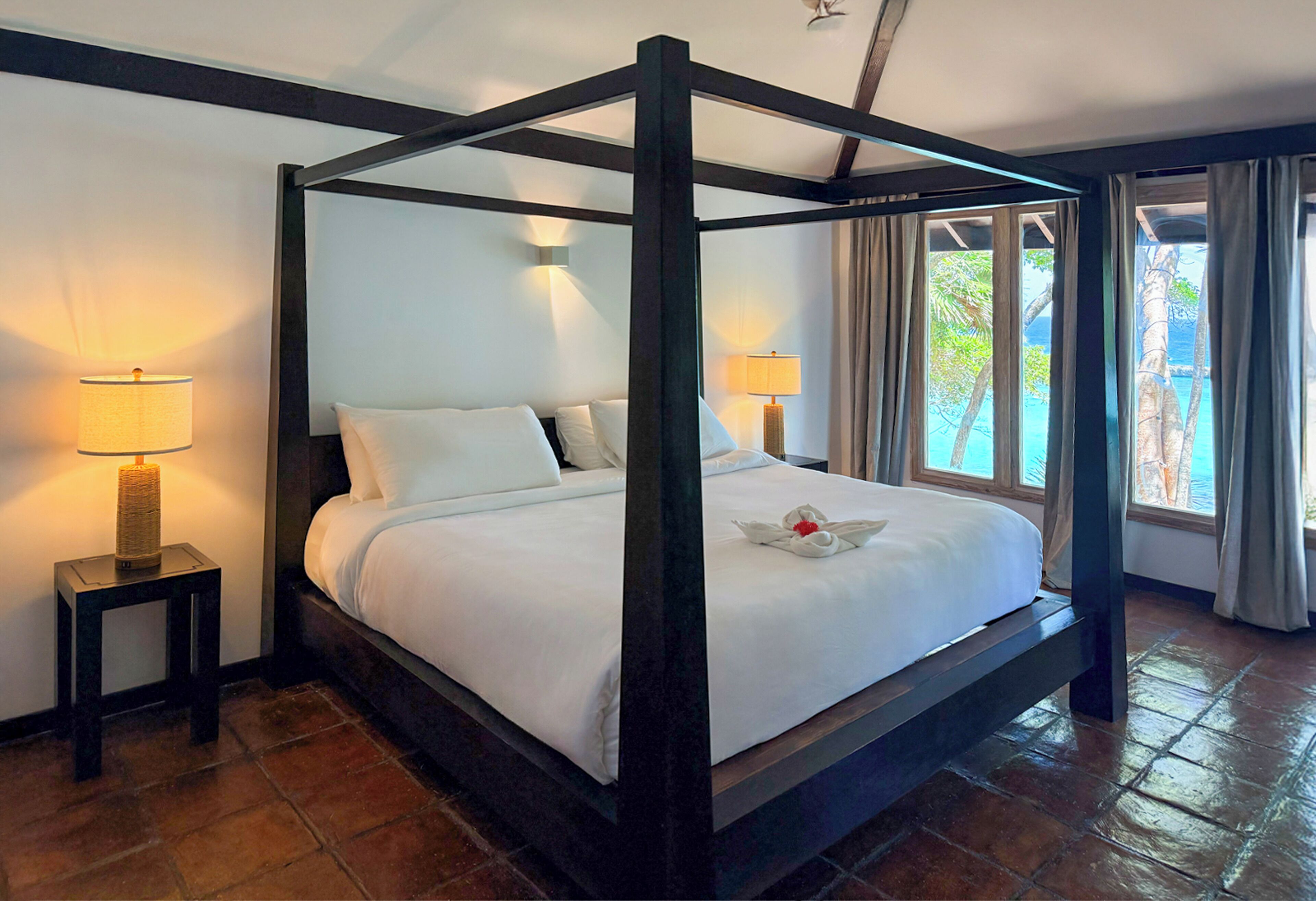 Hotel Roatán Media Luna Resort Affiliated by Meliá Hotel Roatán Media Luna Resort Affiliated by Meliá