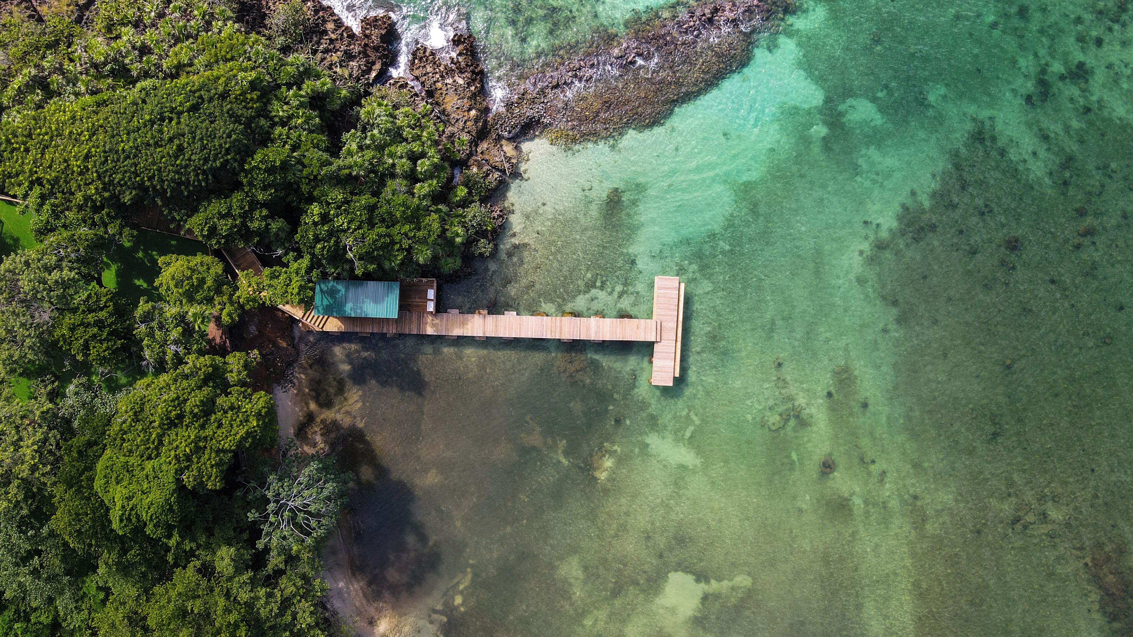 Hotel Roatán Media Luna Resort Affiliated by Meliá Hotel Roatán Media Luna Resort Affiliated by Meliá