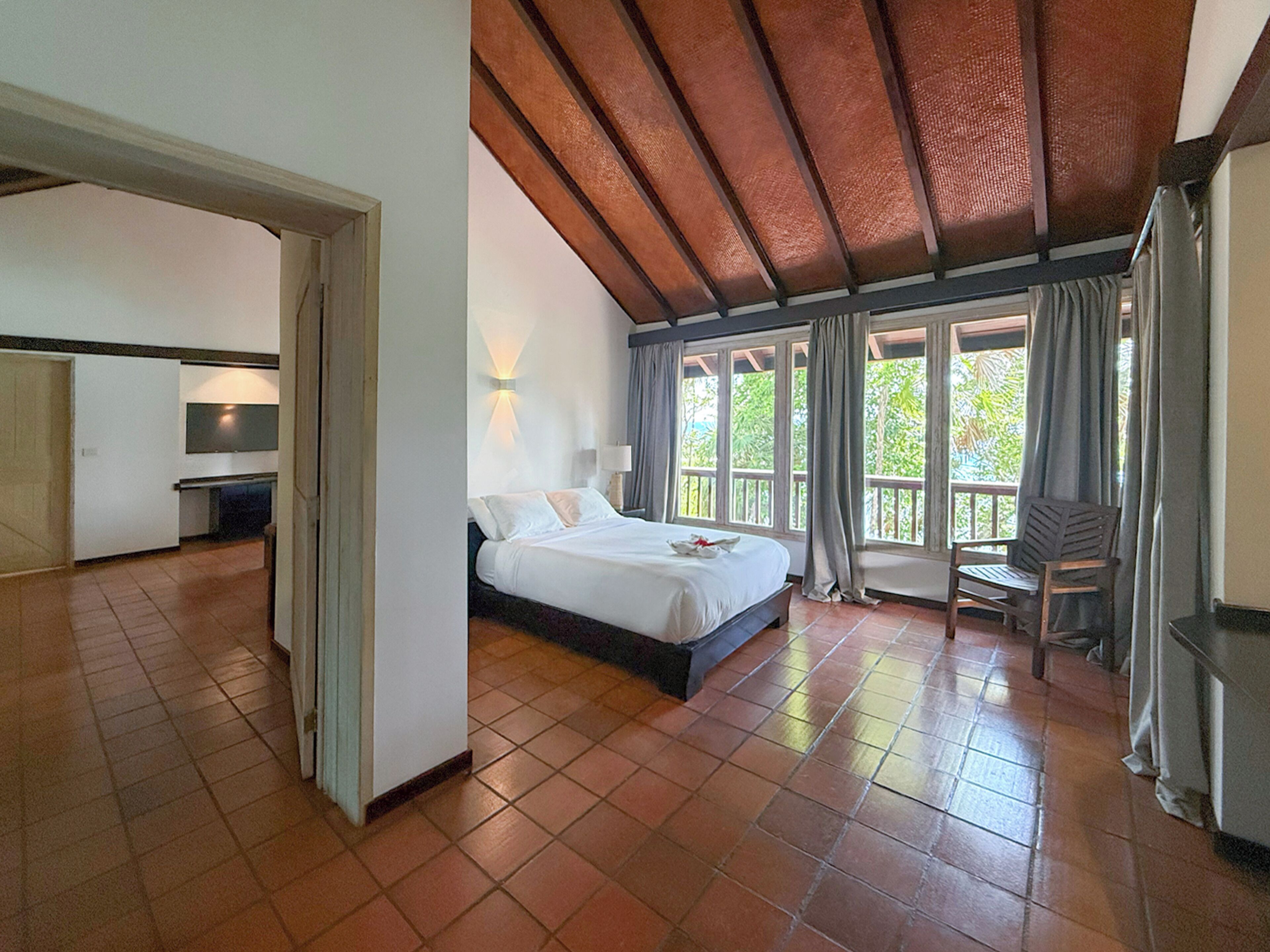 Hotel Roatán Media Luna Resort Affiliated by Meliá Hotel Roatán Media Luna Resort Affiliated by Meliá