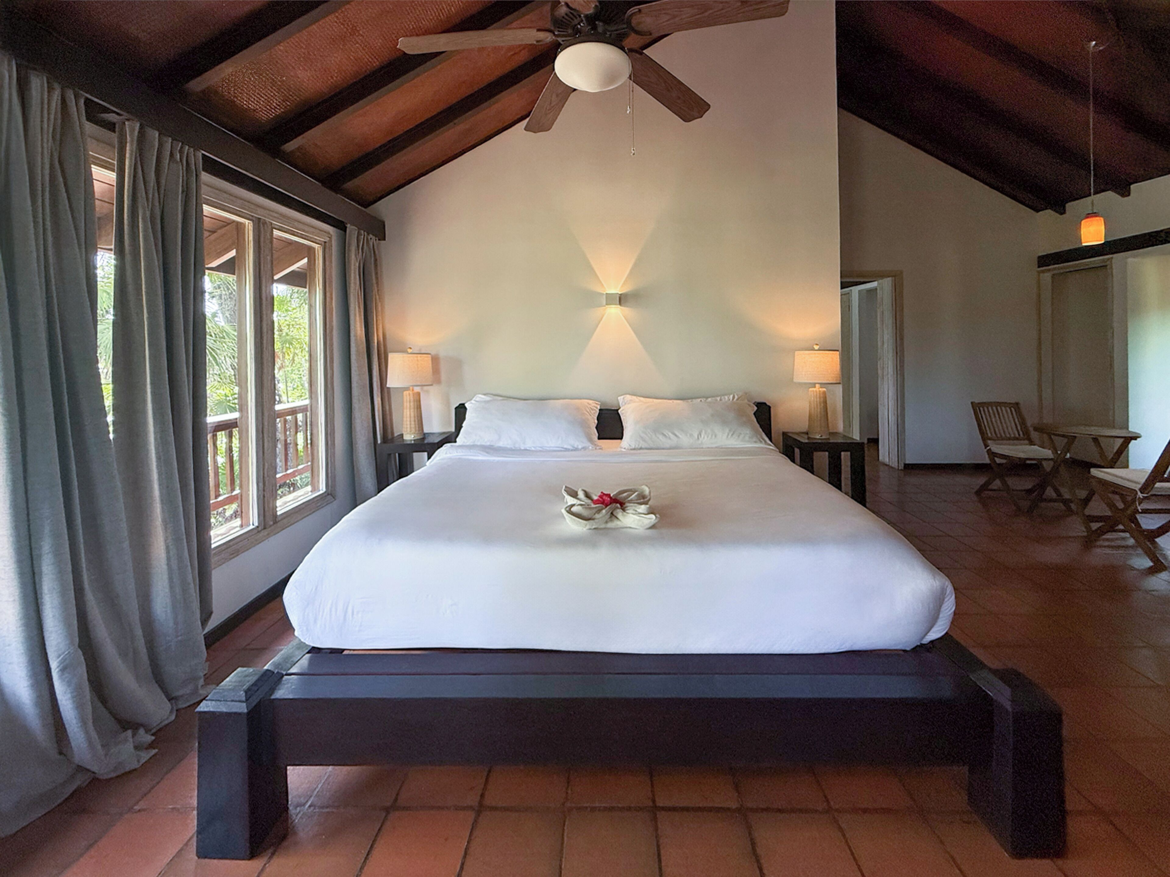 Hotel Roatán Media Luna Resort Affiliated by Meliá Hotel Roatán Media Luna Resort Affiliated by Meliá