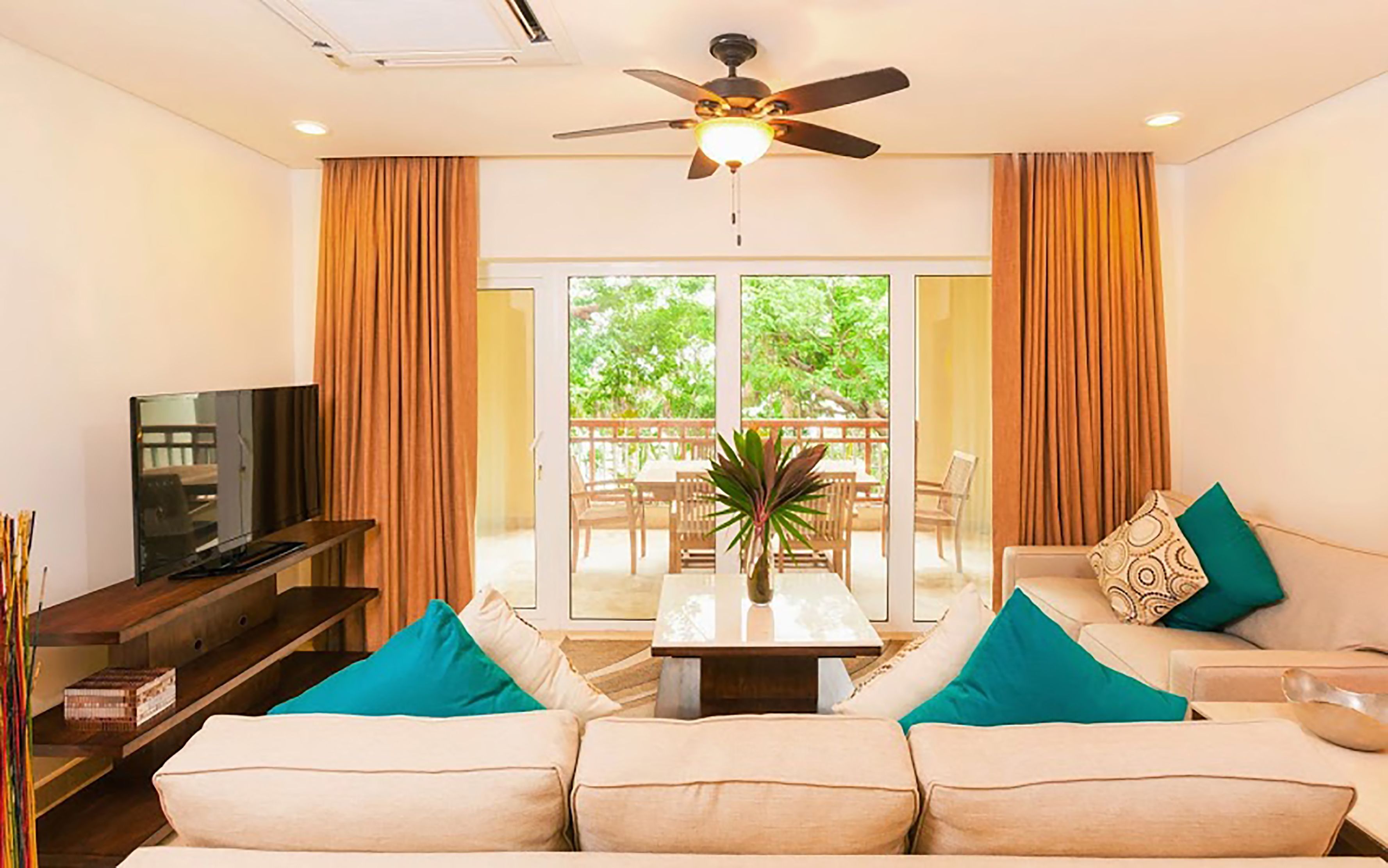 Kimpton Grand Roatán Resort & Spa Kimpton Grand Roatán Resort & Spa