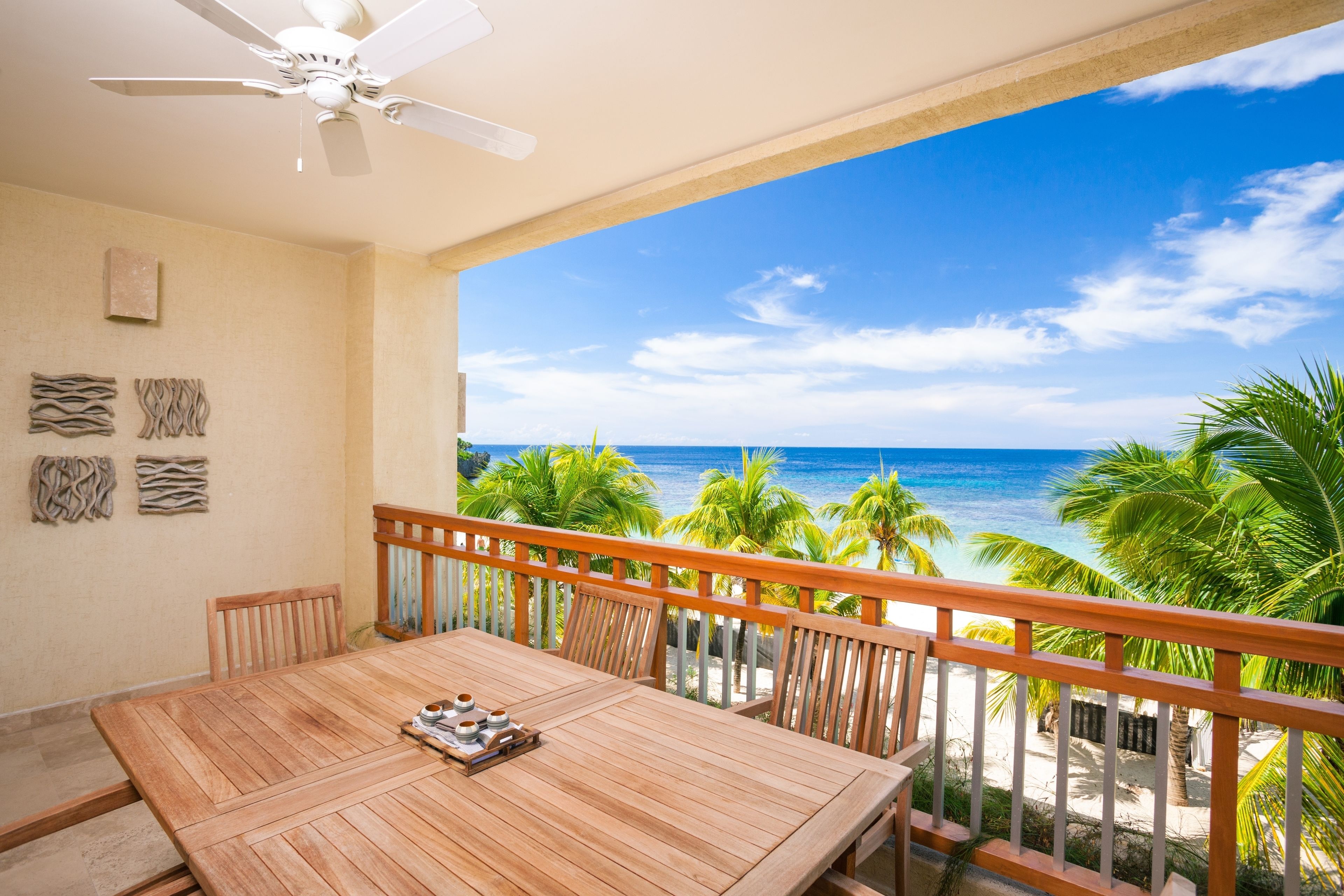 Kimpton Grand Roatán Resort & Spa Kimpton Grand Roatán Resort & Spa