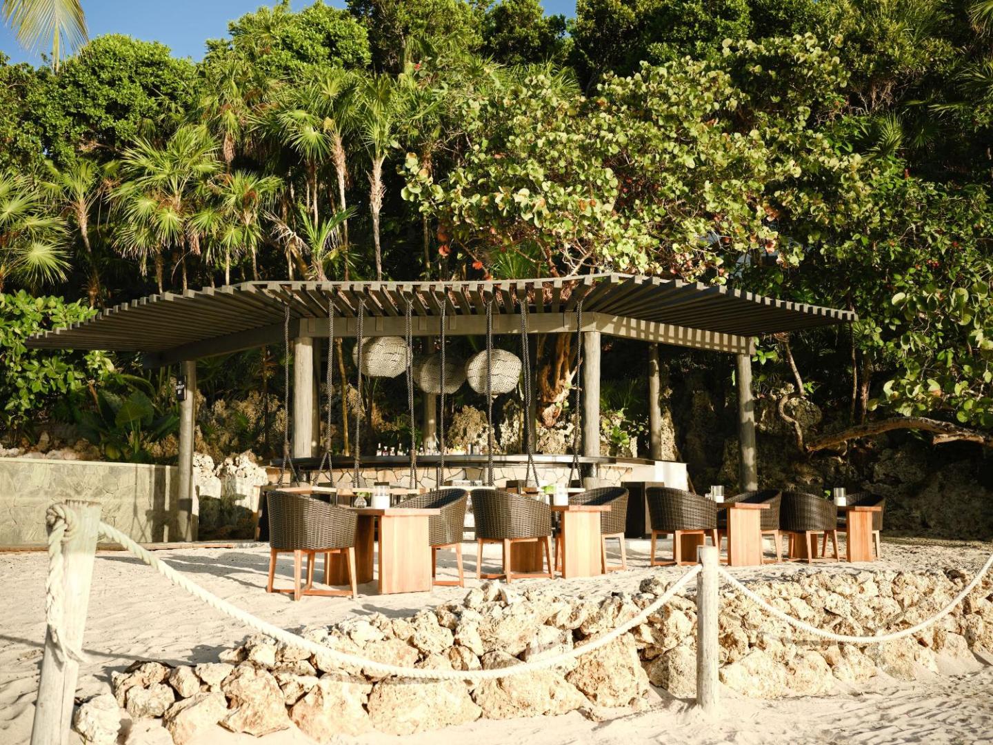 Kimpton Grand Roatán Resort & Spa Kimpton Grand Roatán Resort & Spa