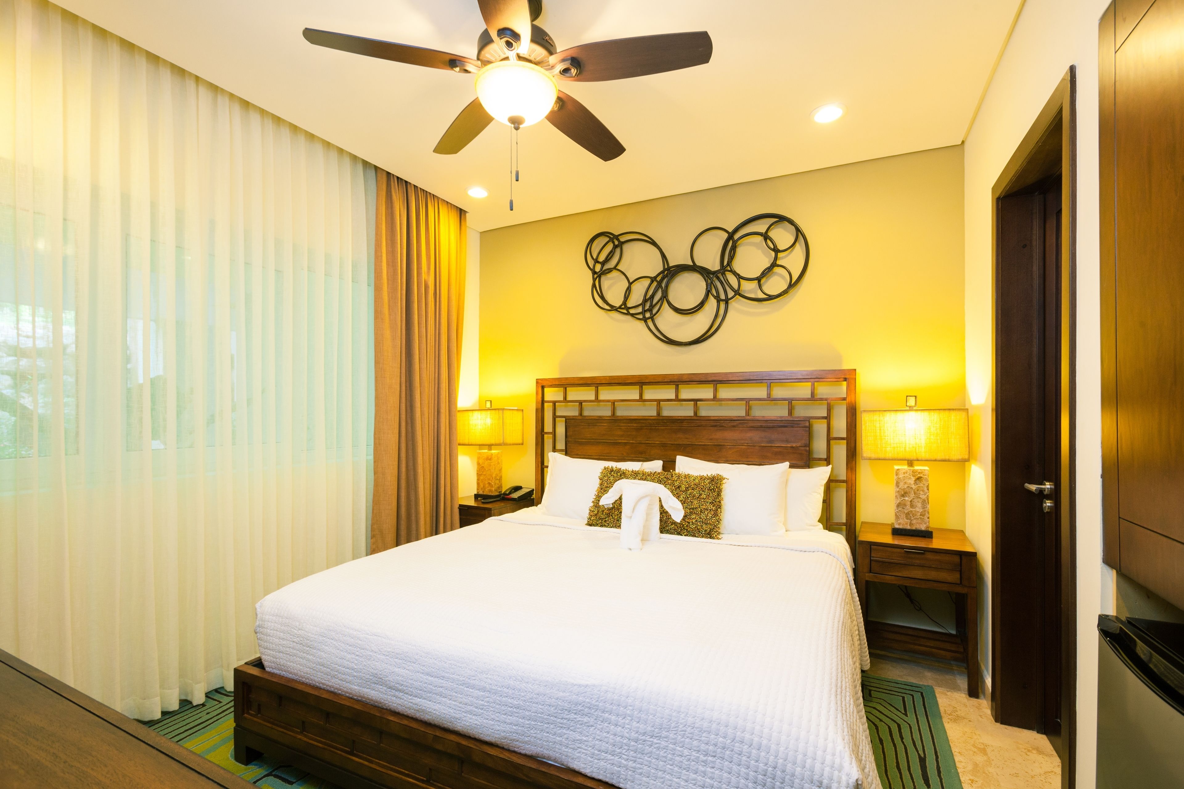Kimpton Grand Roatán Resort & Spa Kimpton Grand Roatán Resort & Spa