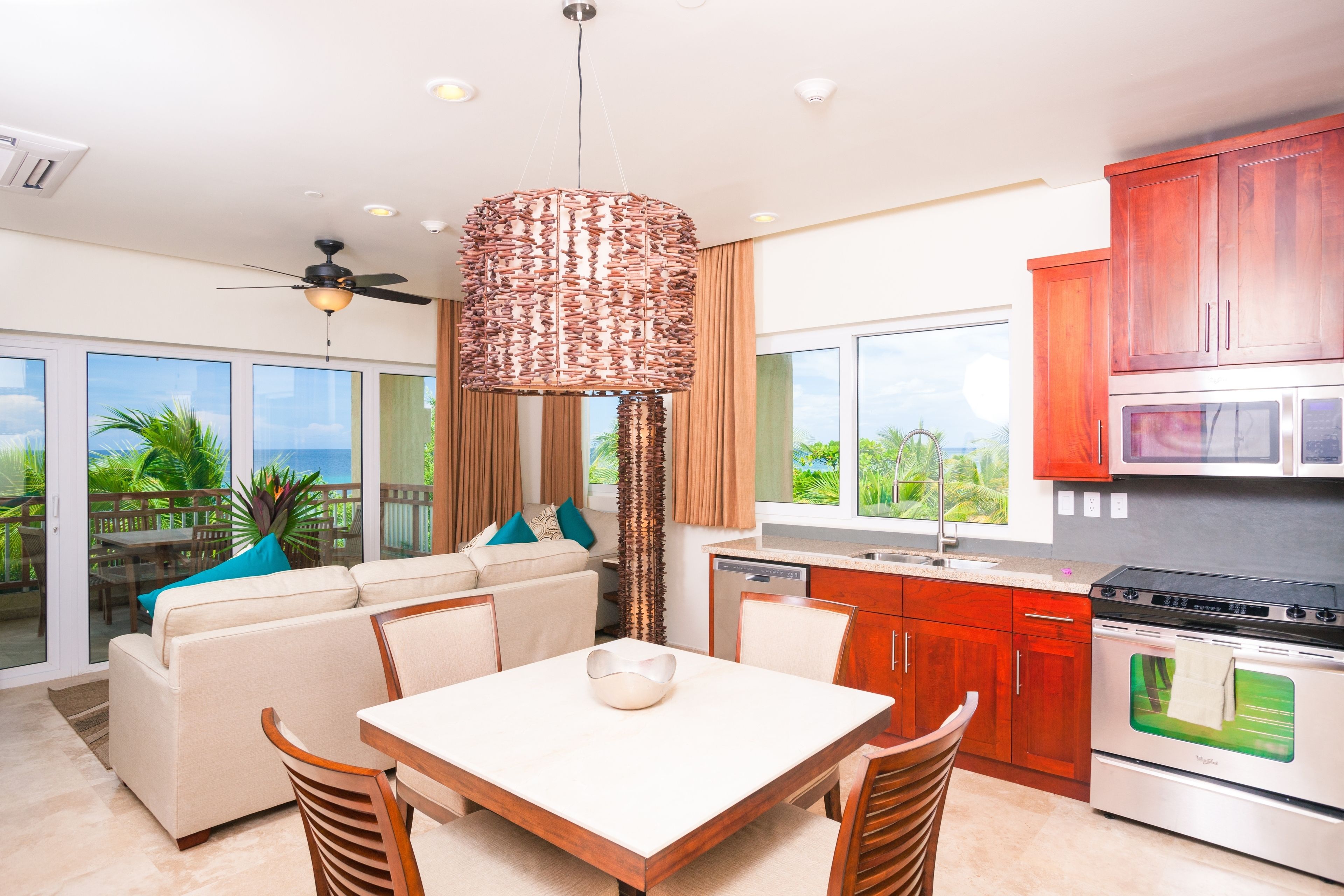 Kimpton Grand Roatán Resort & Spa Kimpton Grand Roatán Resort & Spa