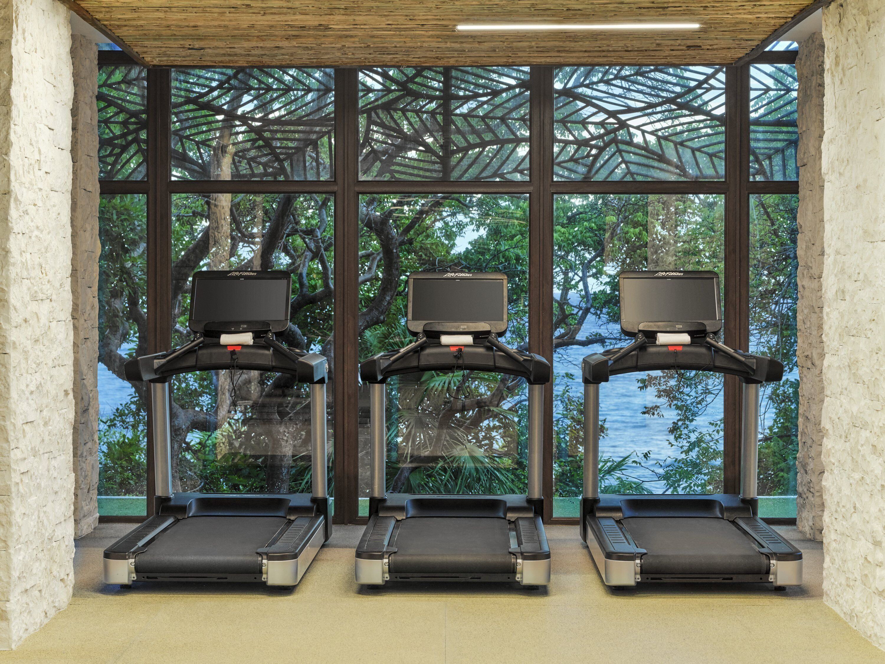 Kimpton Grand Roatán Resort & Spa Kimpton Grand Roatán Resort & Spa