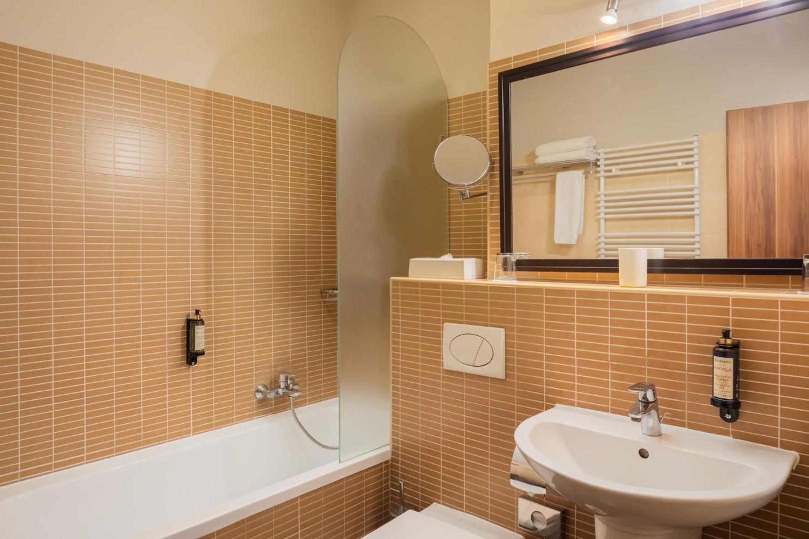 Escala Hotel & Suites Escala Hotel & Suites