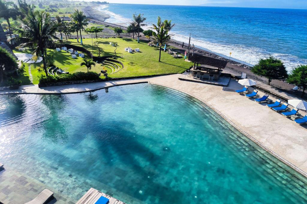 Wyndham Tamansari Jivva Resort Bali Wyndham Tamansari Jivva Resort Bali