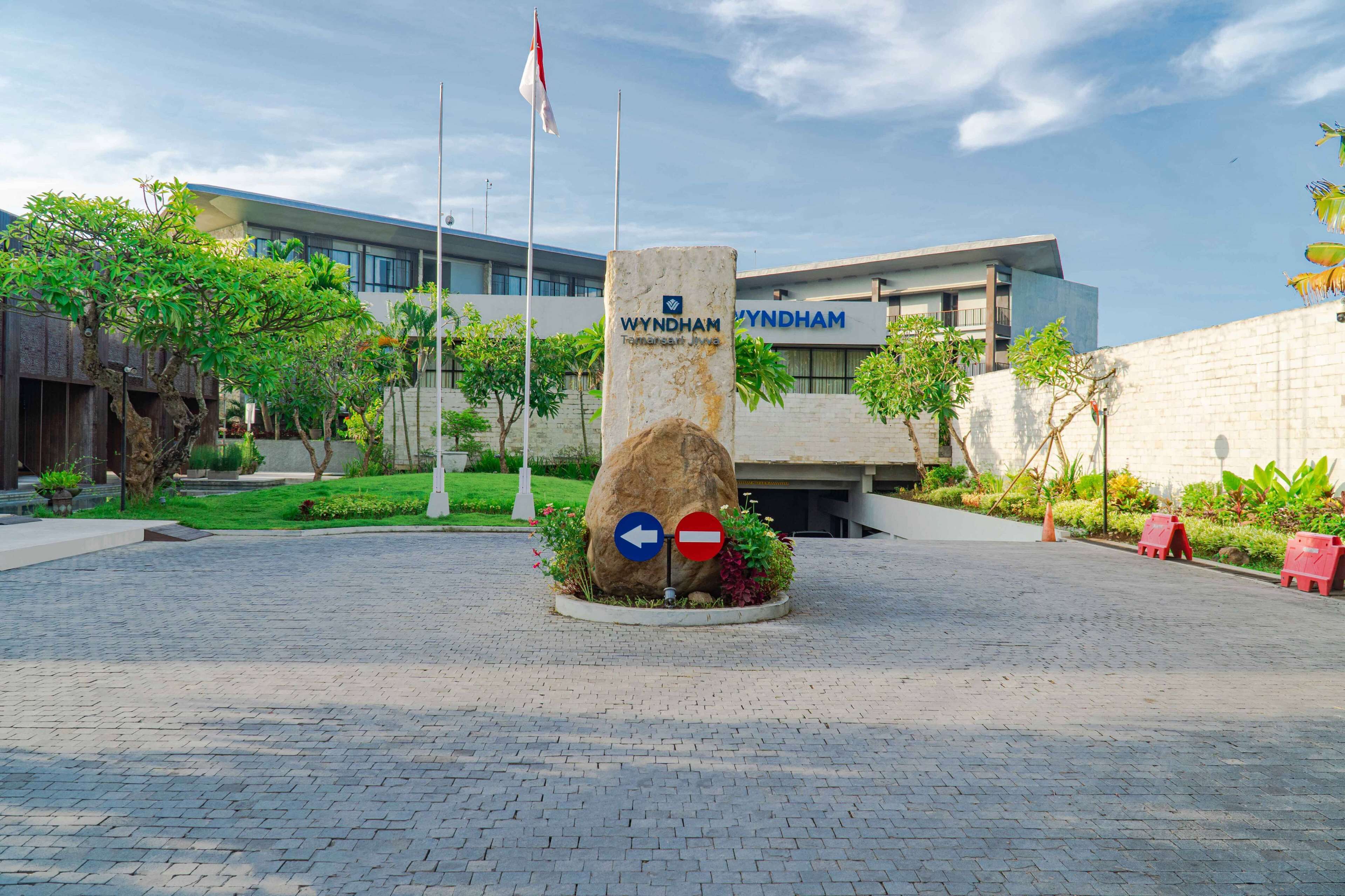 Wyndham Tamansari Jivva Resort Bali Wyndham Tamansari Jivva Resort Bali