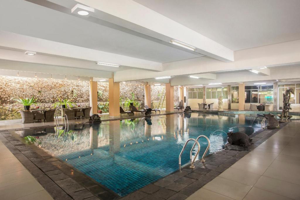 Merapi Merbabu Hotel Yogyakarta Powered by Archipelago Merapi Merbabu Hotel Yogyakarta Powered by Archipelago