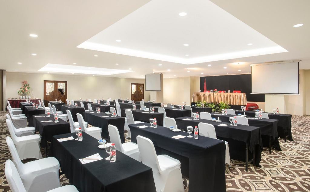 Merapi Merbabu Hotel Yogyakarta Powered by Archipelago Merapi Merbabu Hotel Yogyakarta Powered by Archipelago