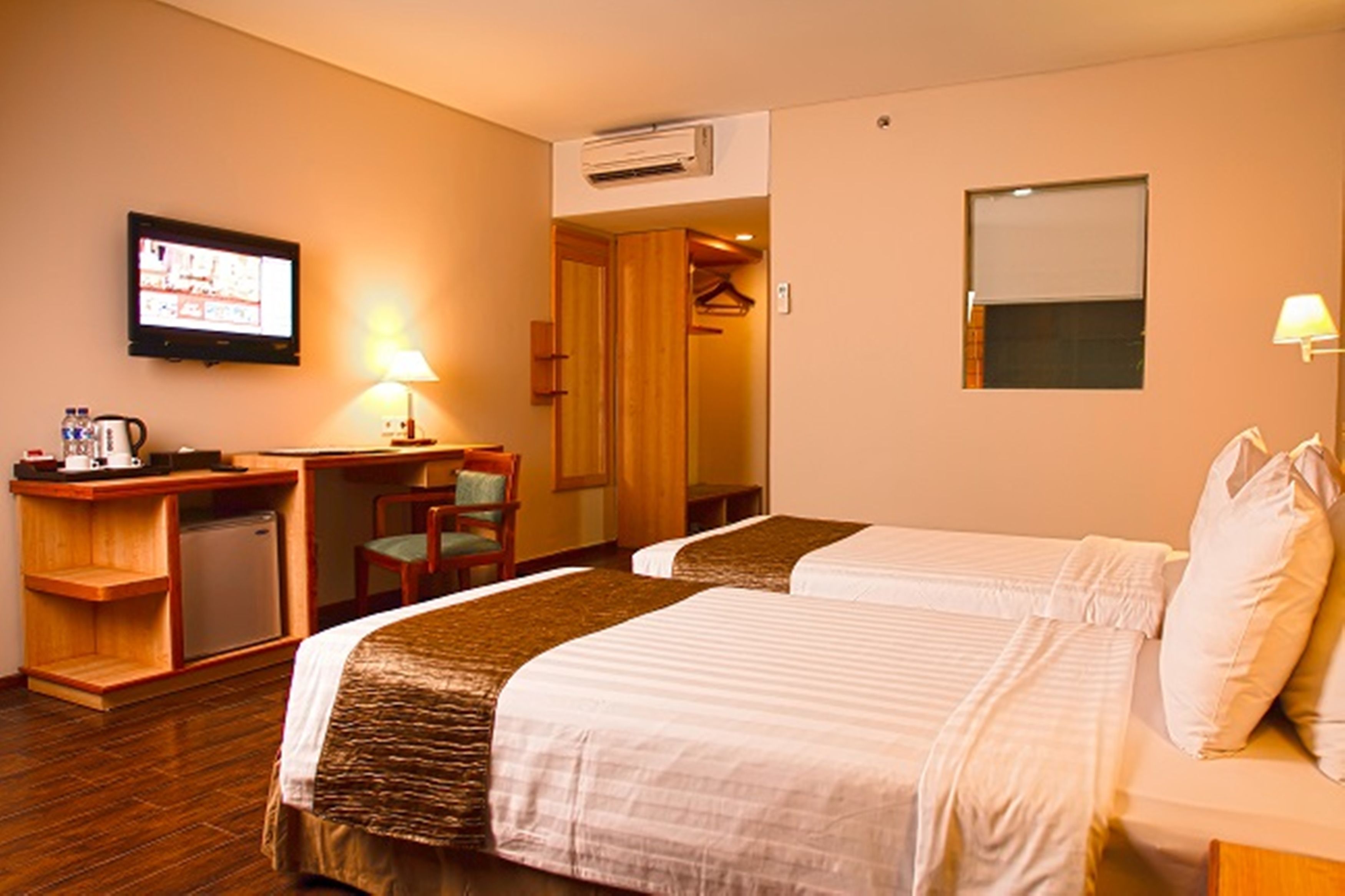 Merapi Merbabu Hotel Yogyakarta Powered by Archipelago Merapi Merbabu Hotel Yogyakarta Powered by Archipelago