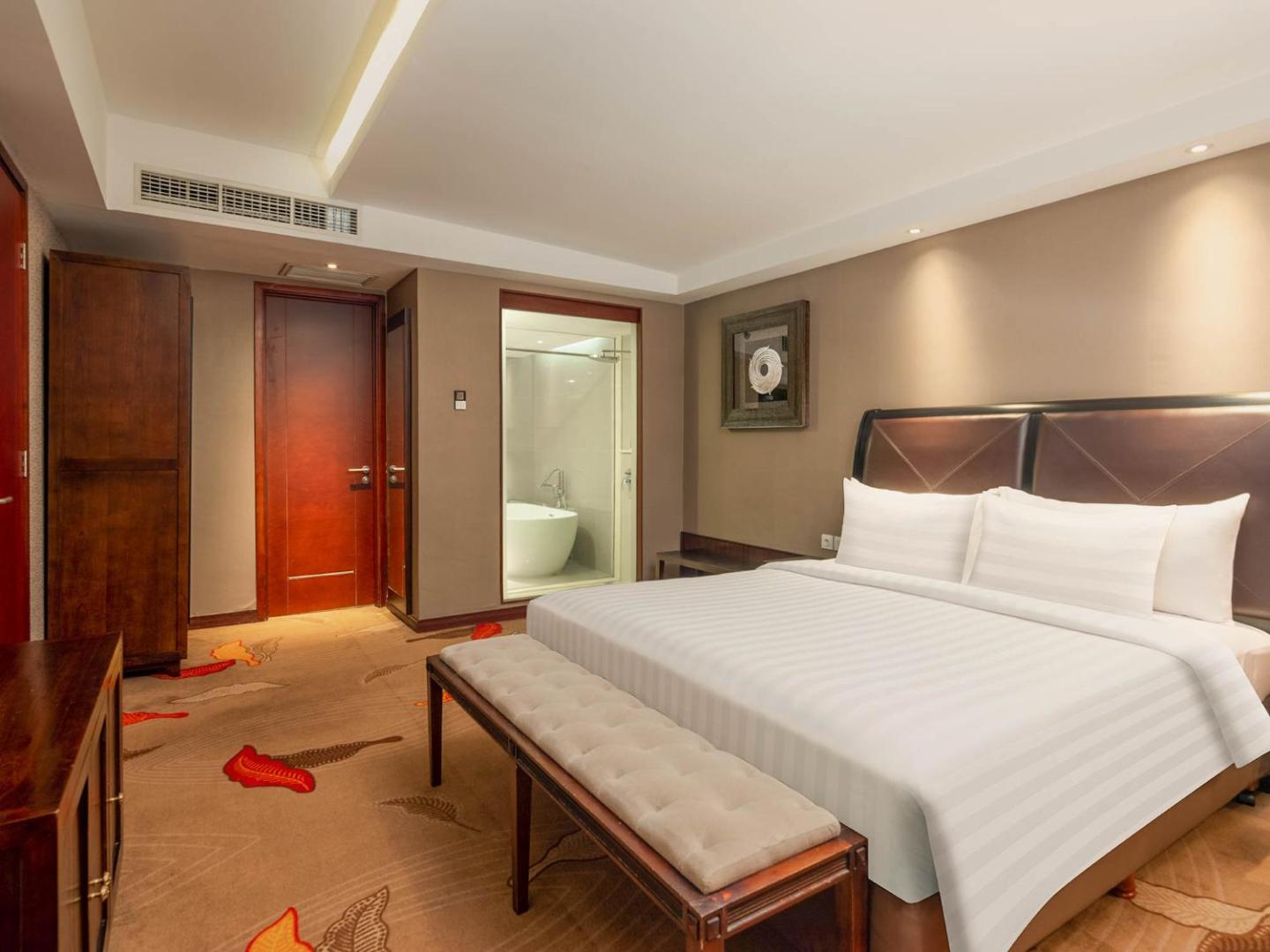 The Alana Yogyakarta Hotel & Convention Center The Alana Yogyakarta Hotel & Convention Center