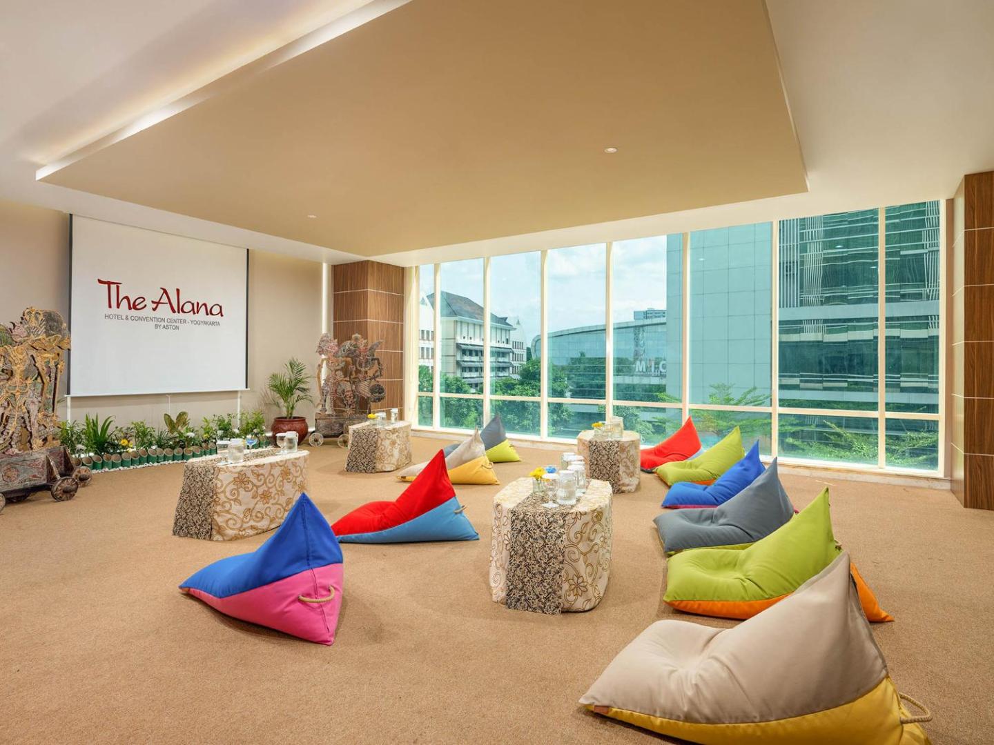 The Alana Yogyakarta Hotel & Convention Center The Alana Yogyakarta Hotel & Convention Center