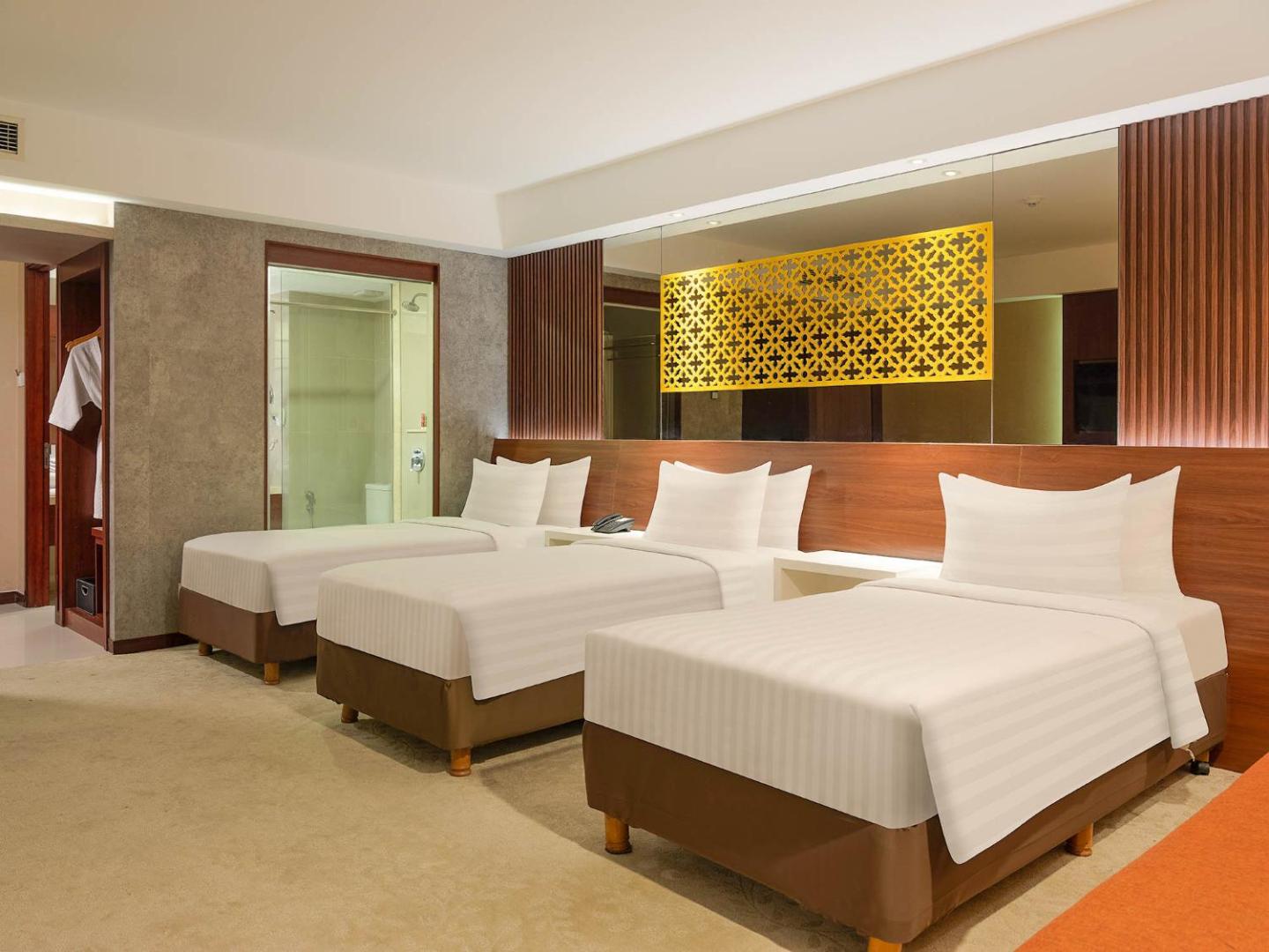 The Alana Yogyakarta Hotel & Convention Center The Alana Yogyakarta Hotel & Convention Center