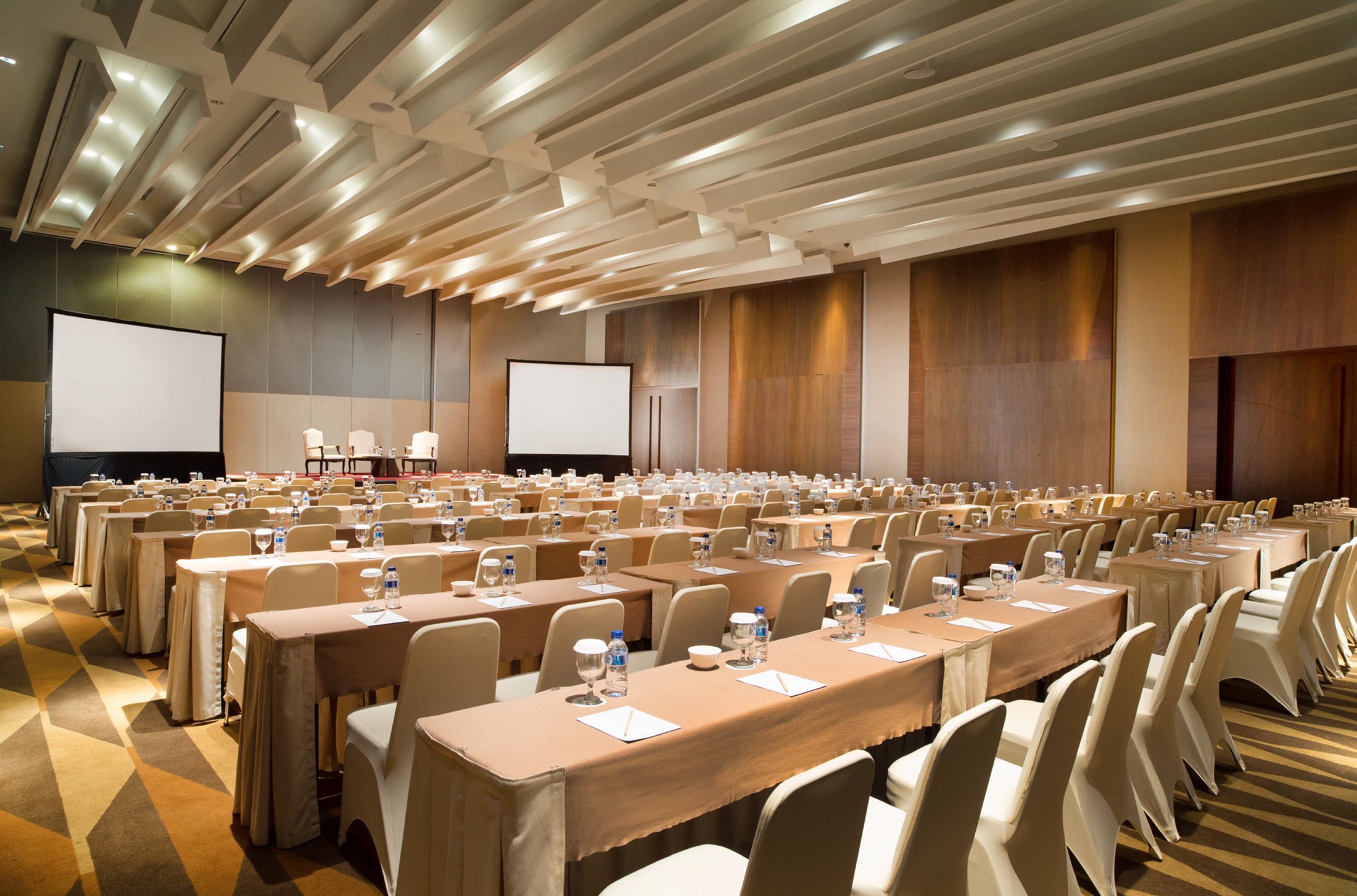 Santika Premiere Dyandra Hotel & Convention Medan Santika Premiere Dyandra Hotel & Convention Medan