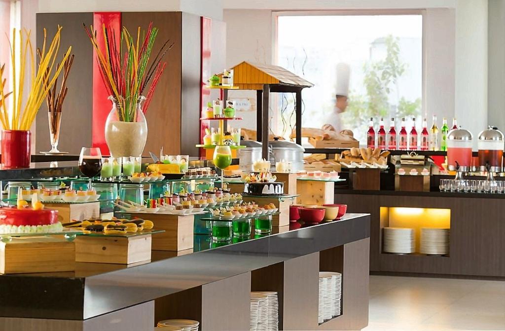 Santika Premiere Dyandra Hotel & Convention Medan Santika Premiere Dyandra Hotel & Convention Medan