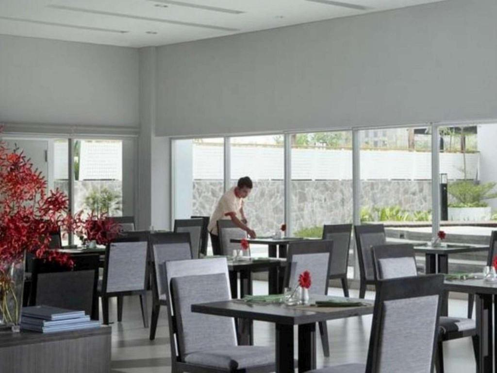 Santika Premiere Dyandra Hotel & Convention Medan Santika Premiere Dyandra Hotel & Convention Medan