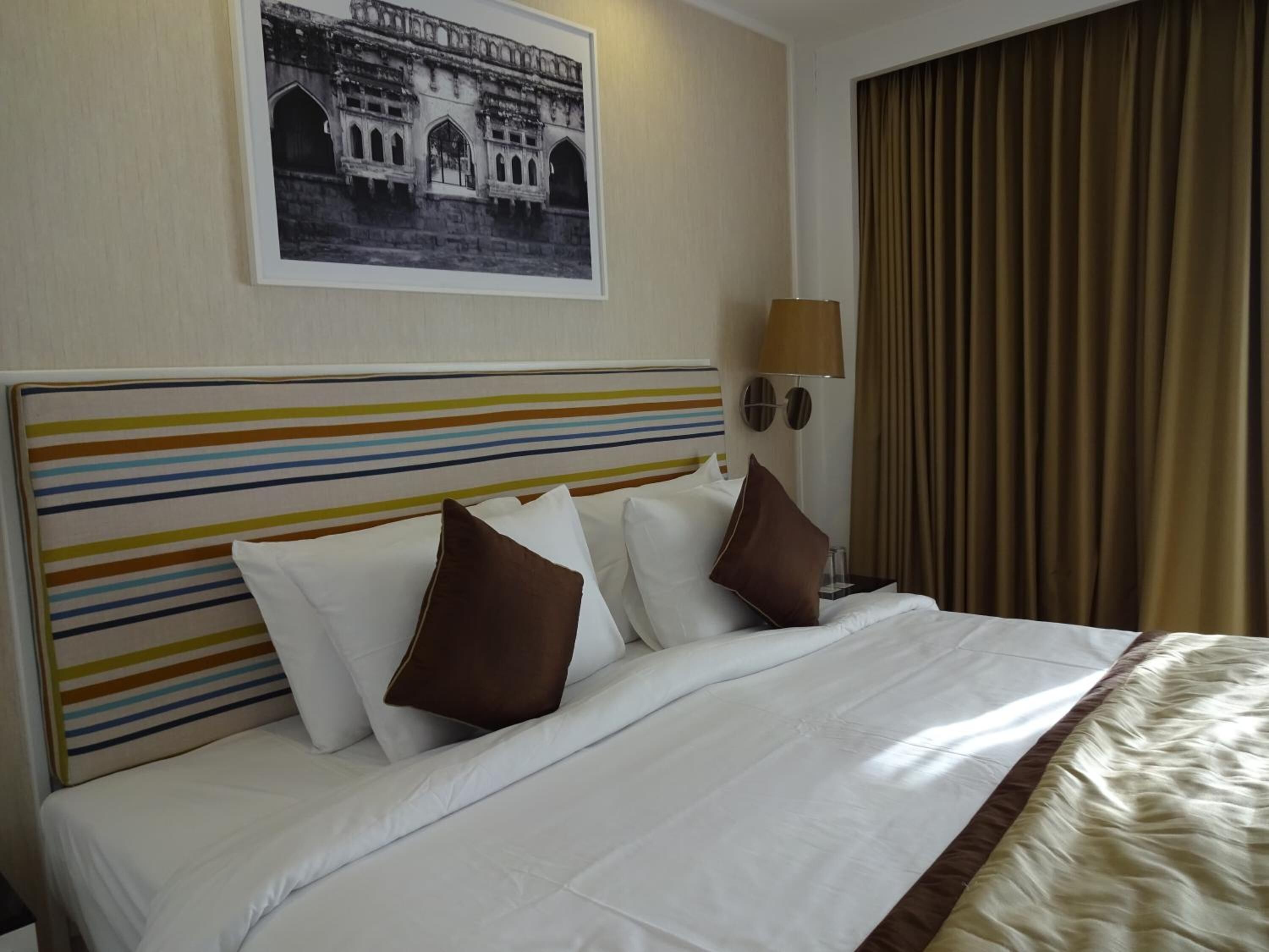 Amanora The Fern Pune Series by Marriott