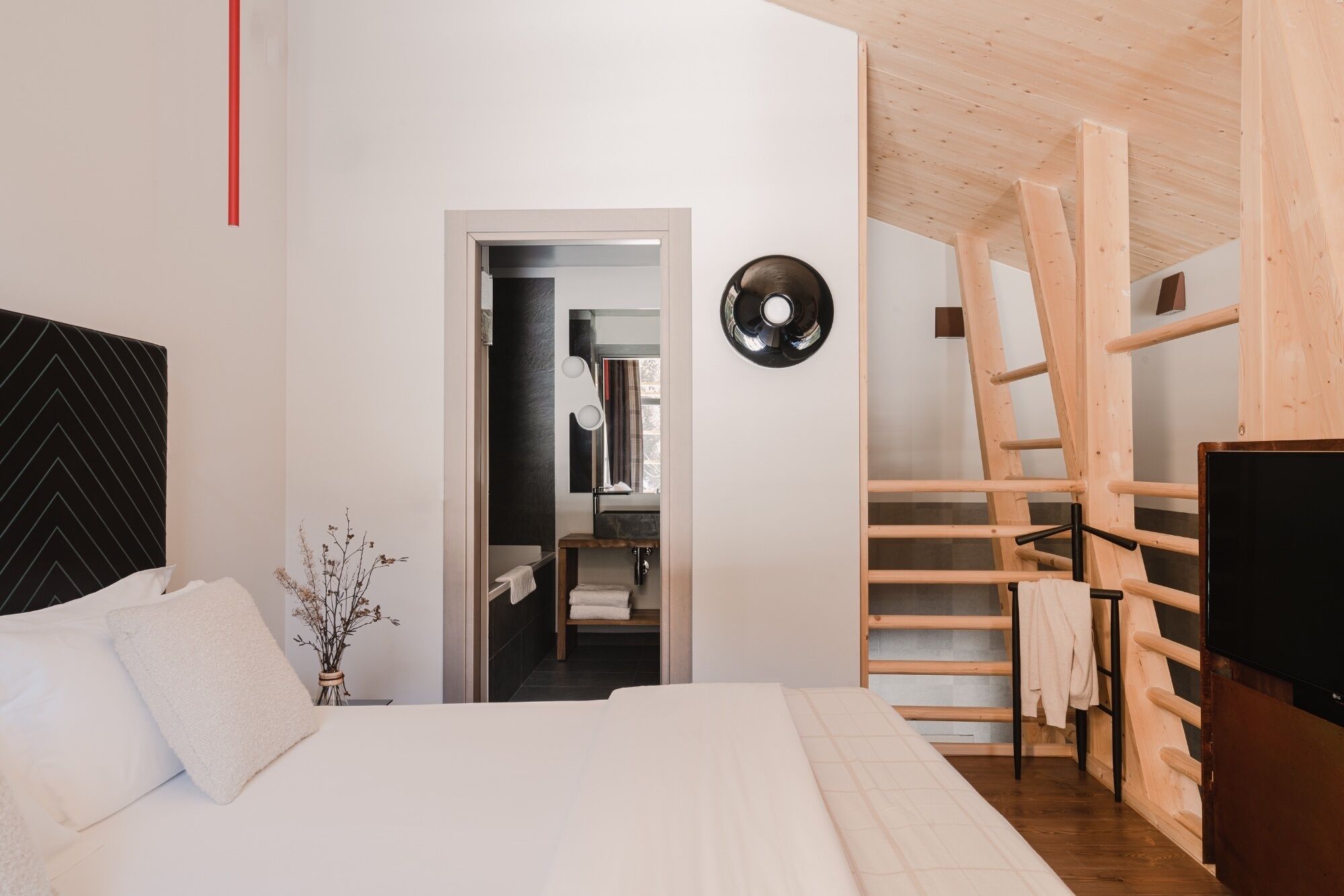 Aethos Monterosa Aethos Monterosa