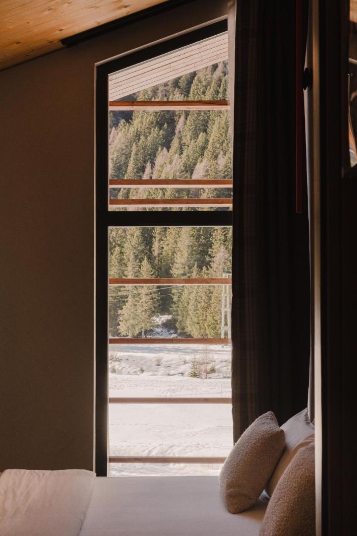 Aethos Monterosa Aethos Monterosa