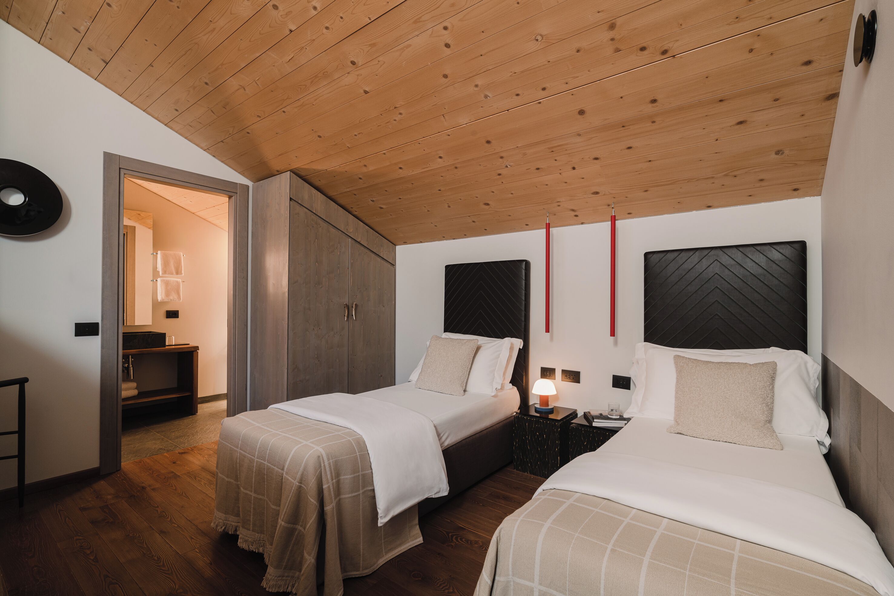 Aethos Monterosa Aethos Monterosa