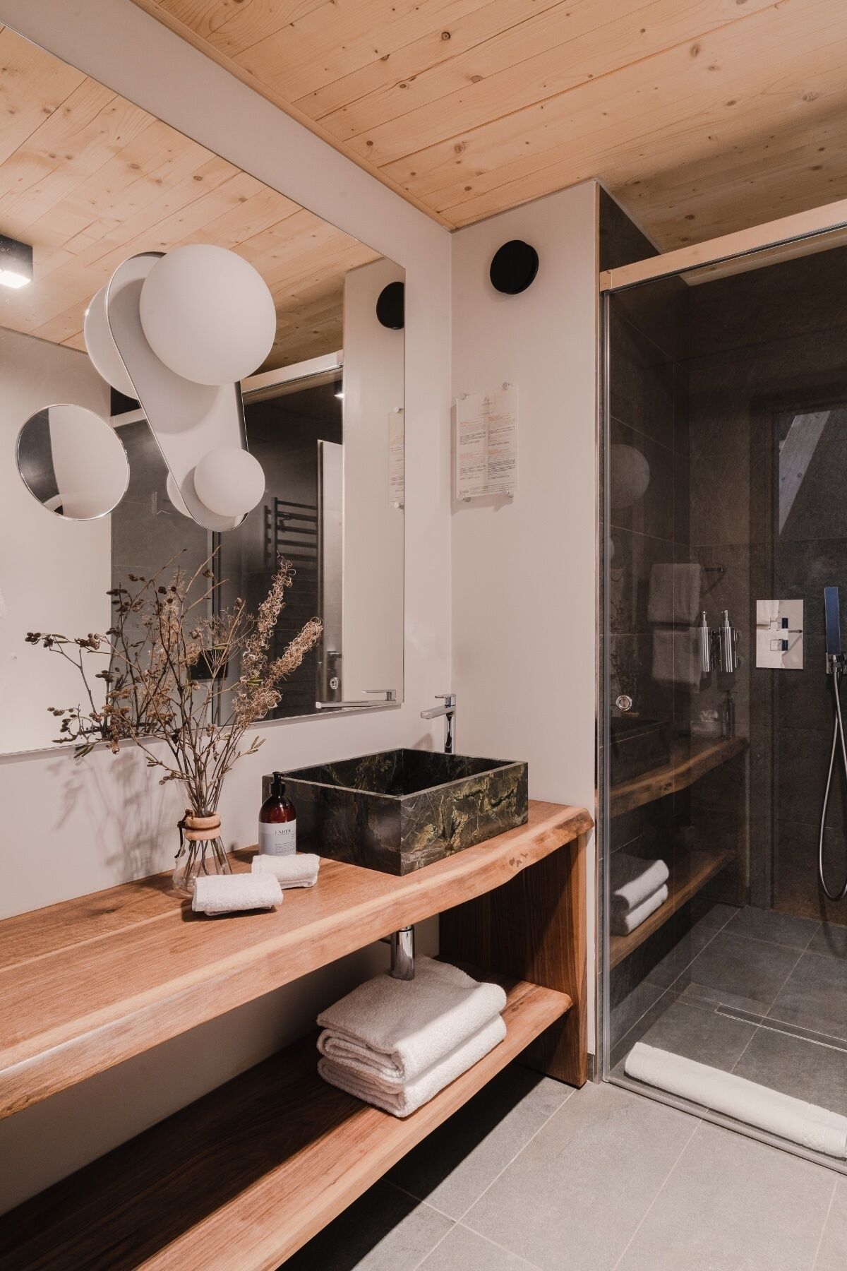 Aethos Monterosa Aethos Monterosa