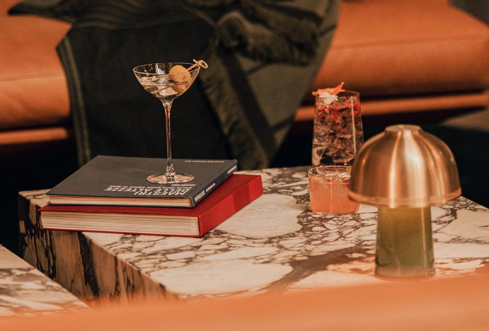 Aethos Monterosa Aethos Monterosa