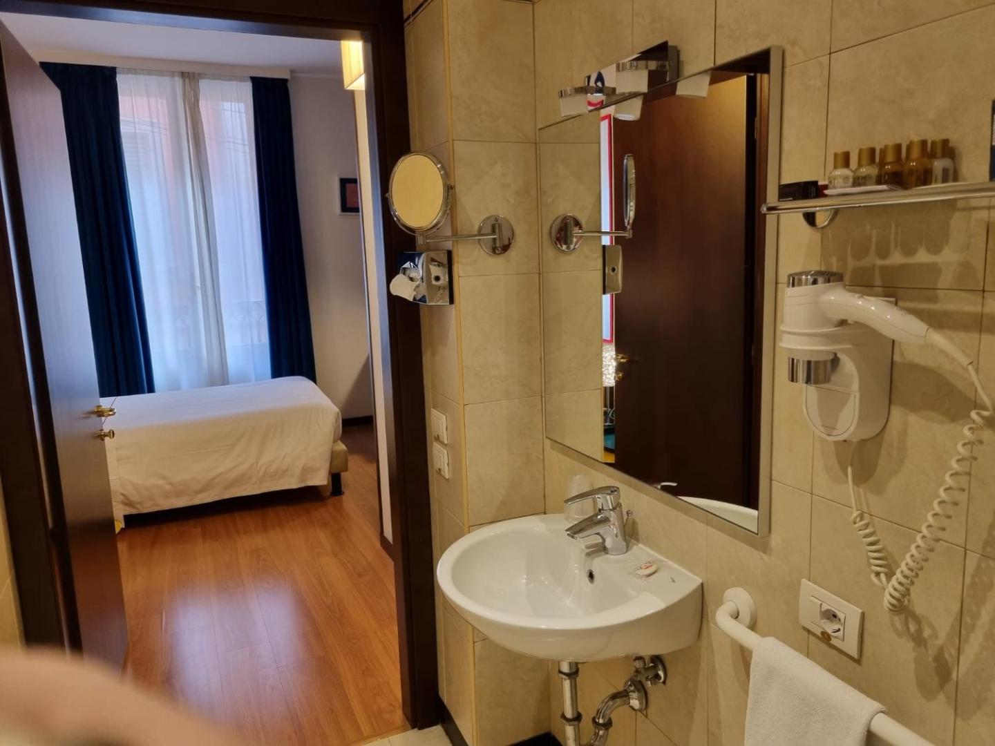 Phi Bologna Hotel & Apartments Phi Bologna Hotel & Apartments