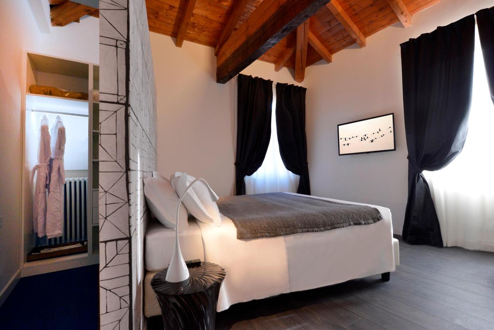 Phi Bologna Hotel & Apartments Phi Bologna Hotel & Apartments
