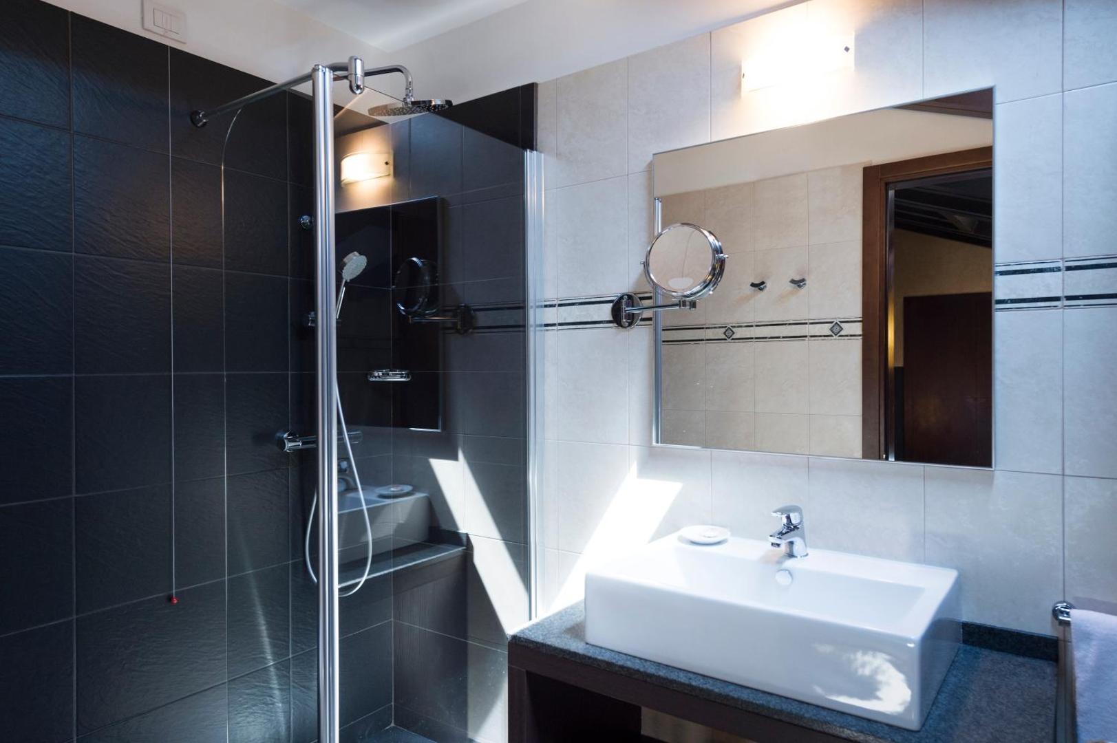 Phi Bologna Hotel & Apartments Phi Bologna Hotel & Apartments