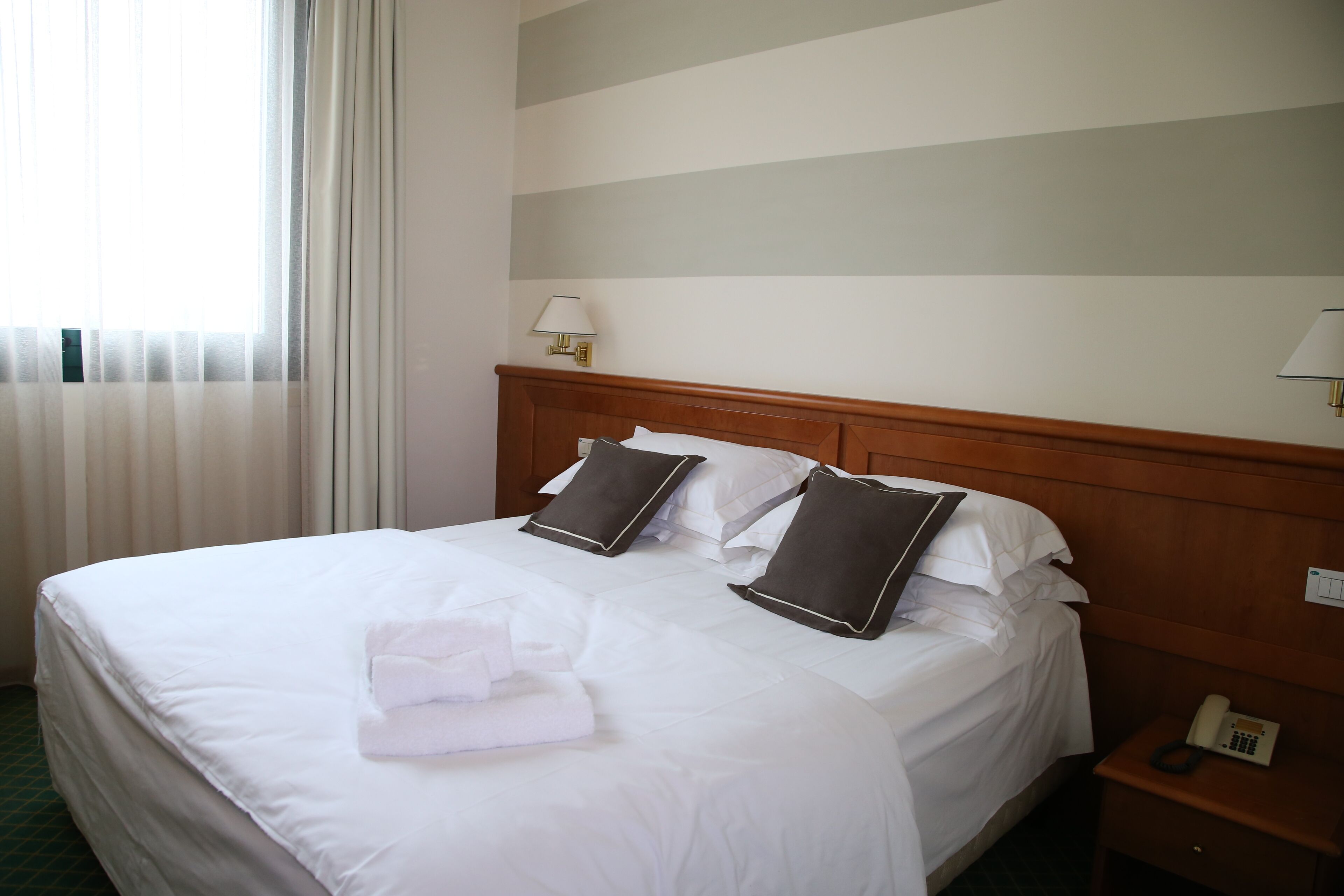 Phi Hotel Emilia Phi Hotel Emilia