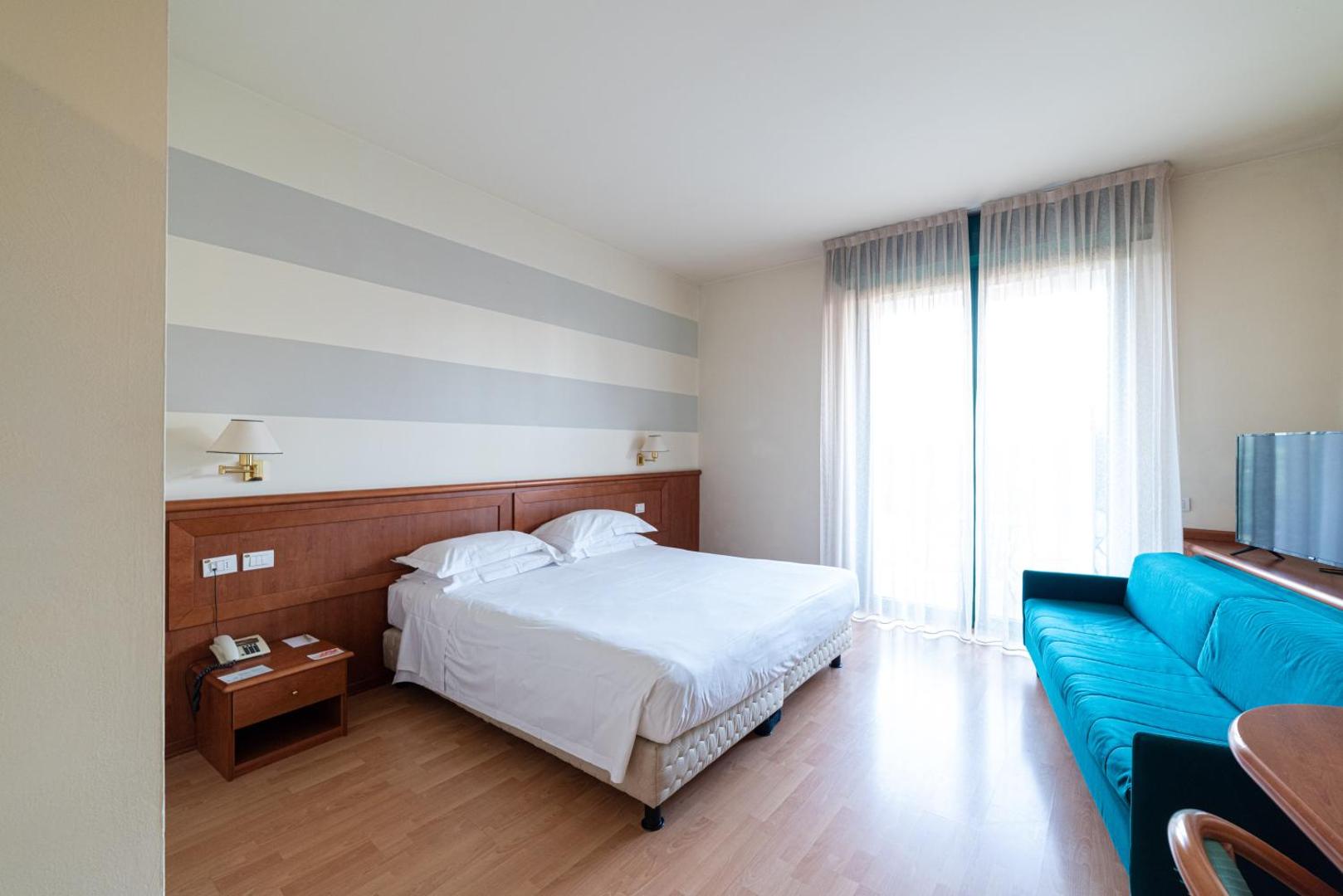 Phi Hotel Emilia Phi Hotel Emilia