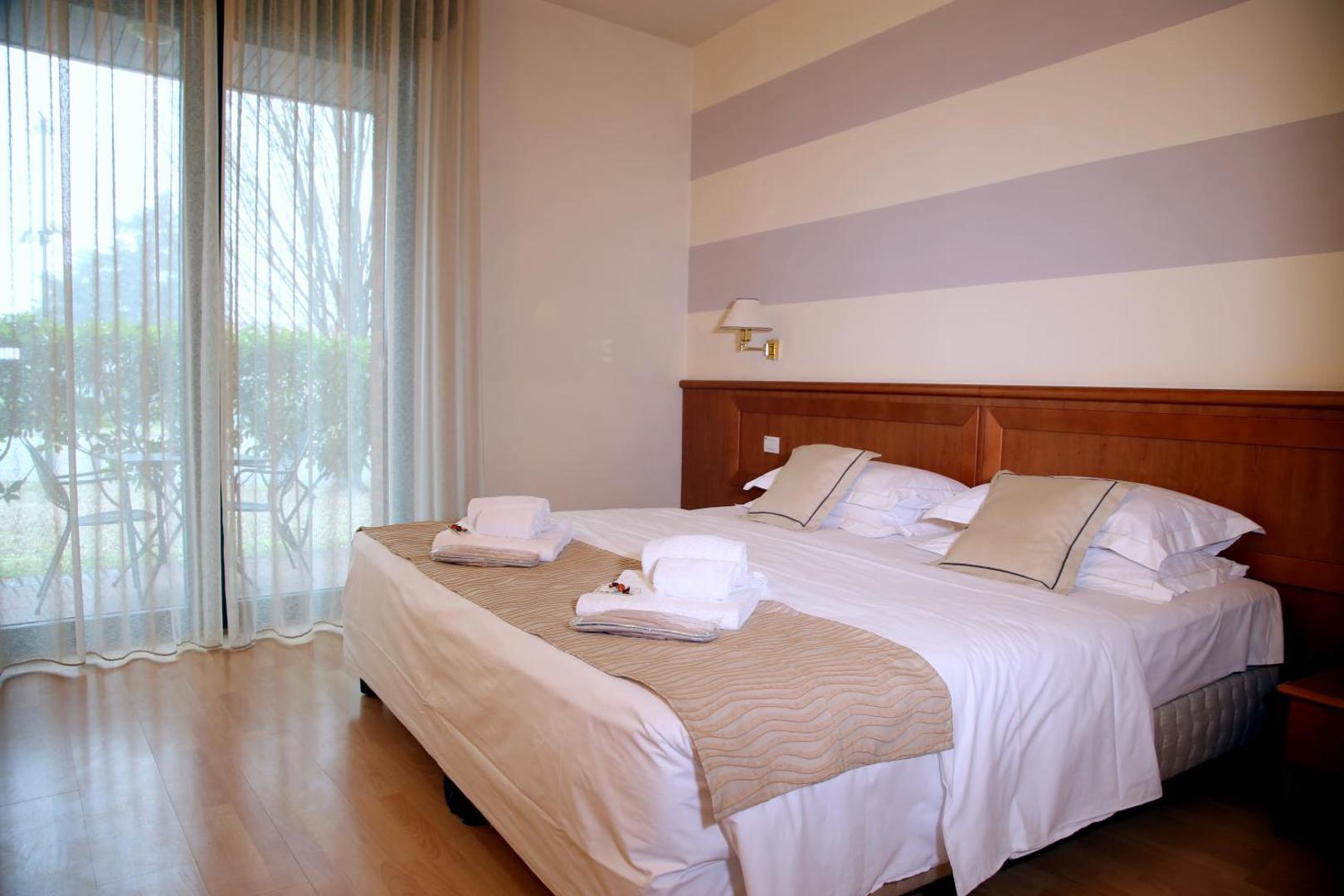 Phi Hotel Emilia Phi Hotel Emilia