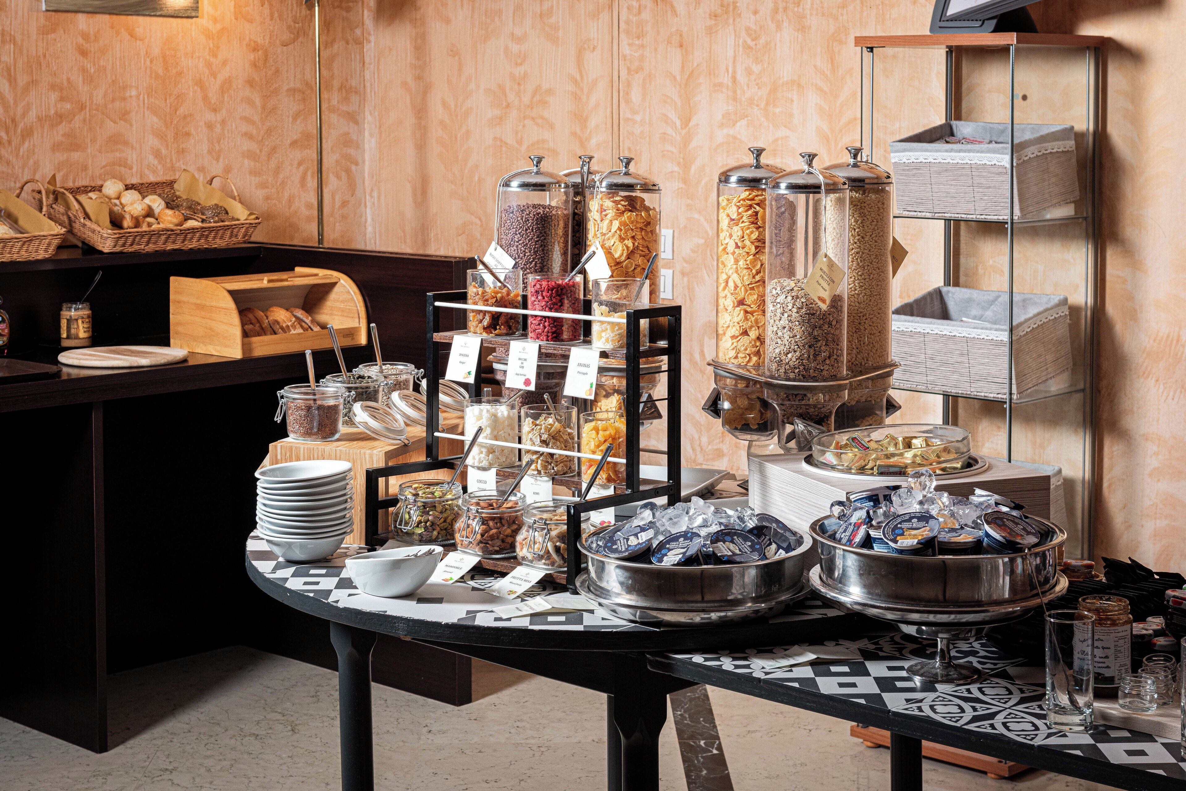 Phi Hotel Emilia Phi Hotel Emilia