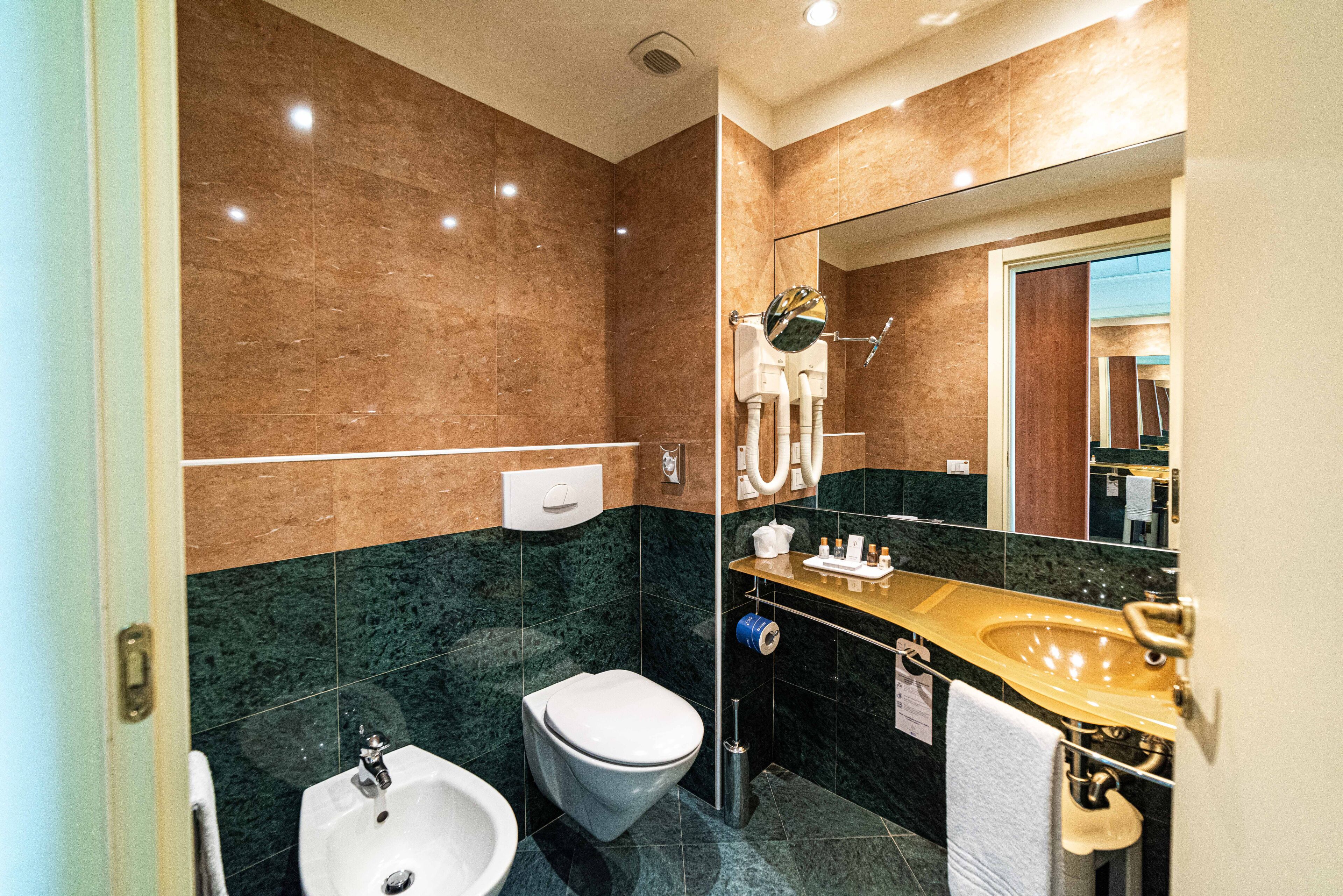 Phi Hotel Emilia Phi Hotel Emilia